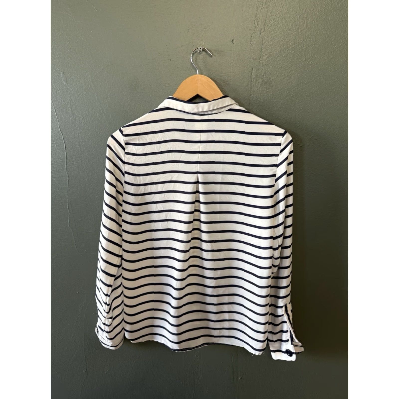 Zara Zara Womens White Striped Long Sleeve Button-Up Shirt XS Size White Striped Shirt Womens XS Buttons Up Collared Neckline Casual Basic Size XS / US 0-2 / IT 36-38 - 2 Thumbnail
