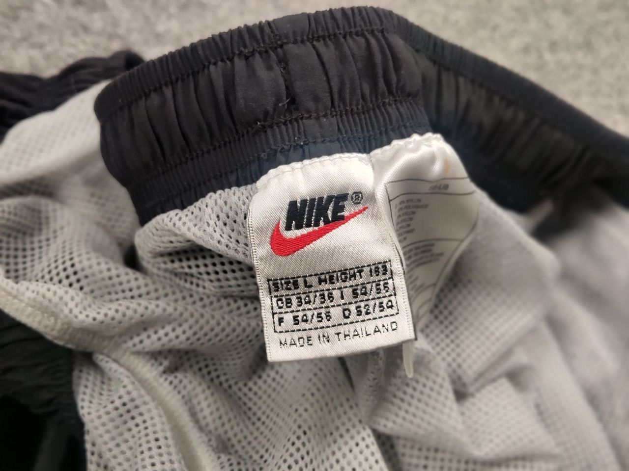 Nike Vintage 90's Nike Big Swoosh Black Nylon Light Shorts Size US 34 / EU 50 - 14 Thumbnail