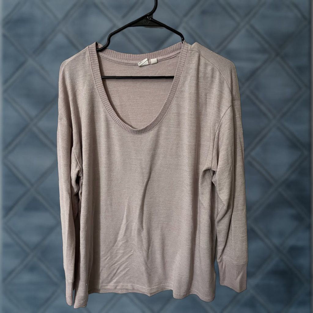 Gap VINTAGE Gap Women's Sweater Long Sleeve Casual Cotton Pink Solid L Round Neck Short Sleeve Pullover Size L / US 10 / IT 46 - 1 Thumbnail