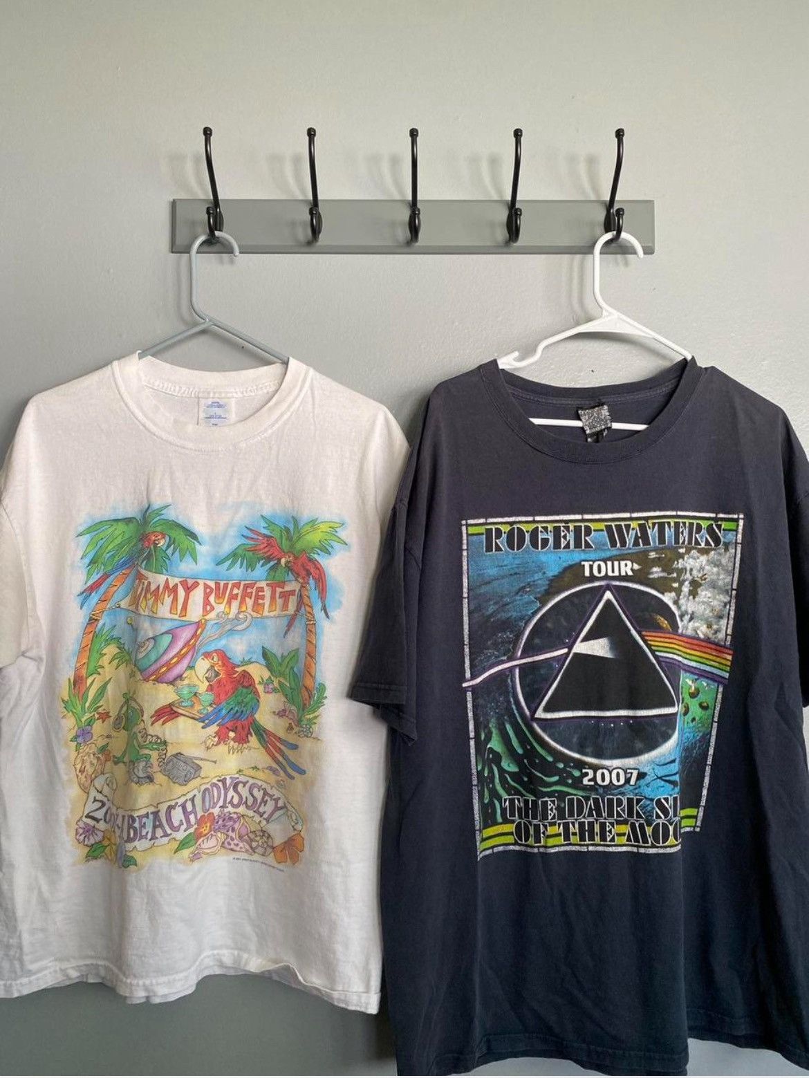 Delta Roger waters and jimmy buffet tour t-shirts from early 2000s Size US XL / EU 56 / 4 - 1 Thumbnail