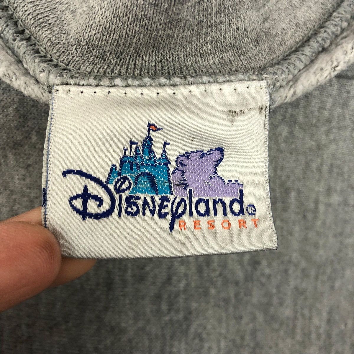 Disney Vintage 2001 DISNEYLAND MICKEY MOUSE Sweatshirt Size US XL / EU 56 / 4 - 5 Thumbnail