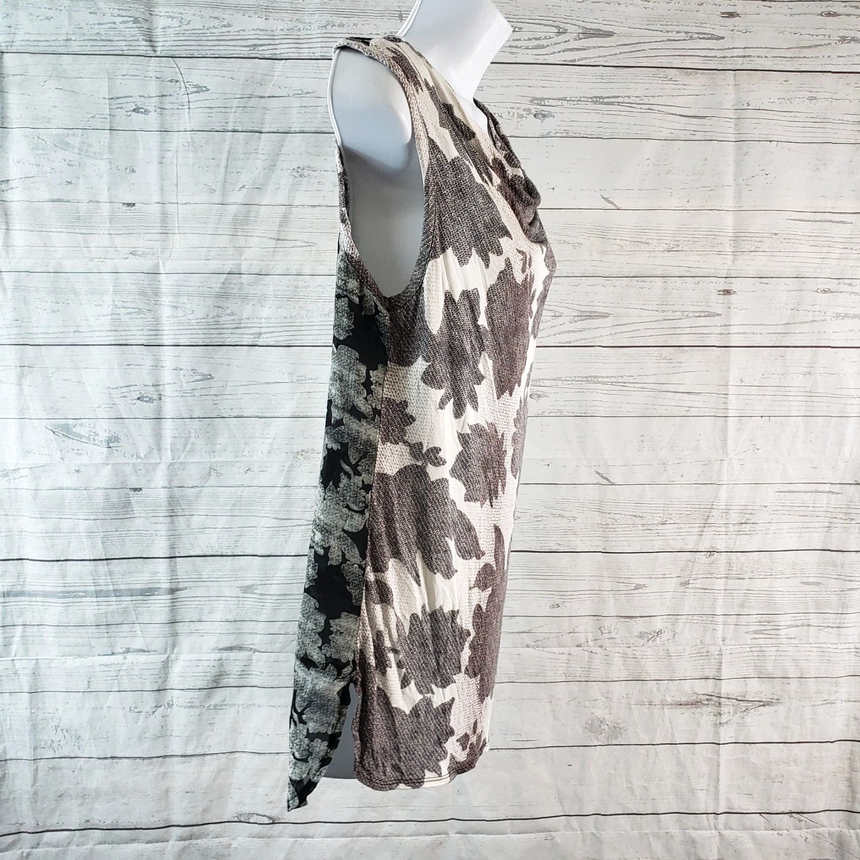 Vintage Cabi 3057 Womens Tank Top Sz Small Black White Floral Cowl Neck Sleeveless Tango Tank Shirt Womens Size S / US 4 / IT 40 - 3 Thumbnail