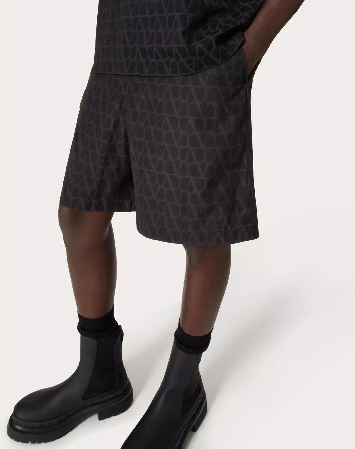 oc11z0725 Nylon Bermuda Shorts in Black