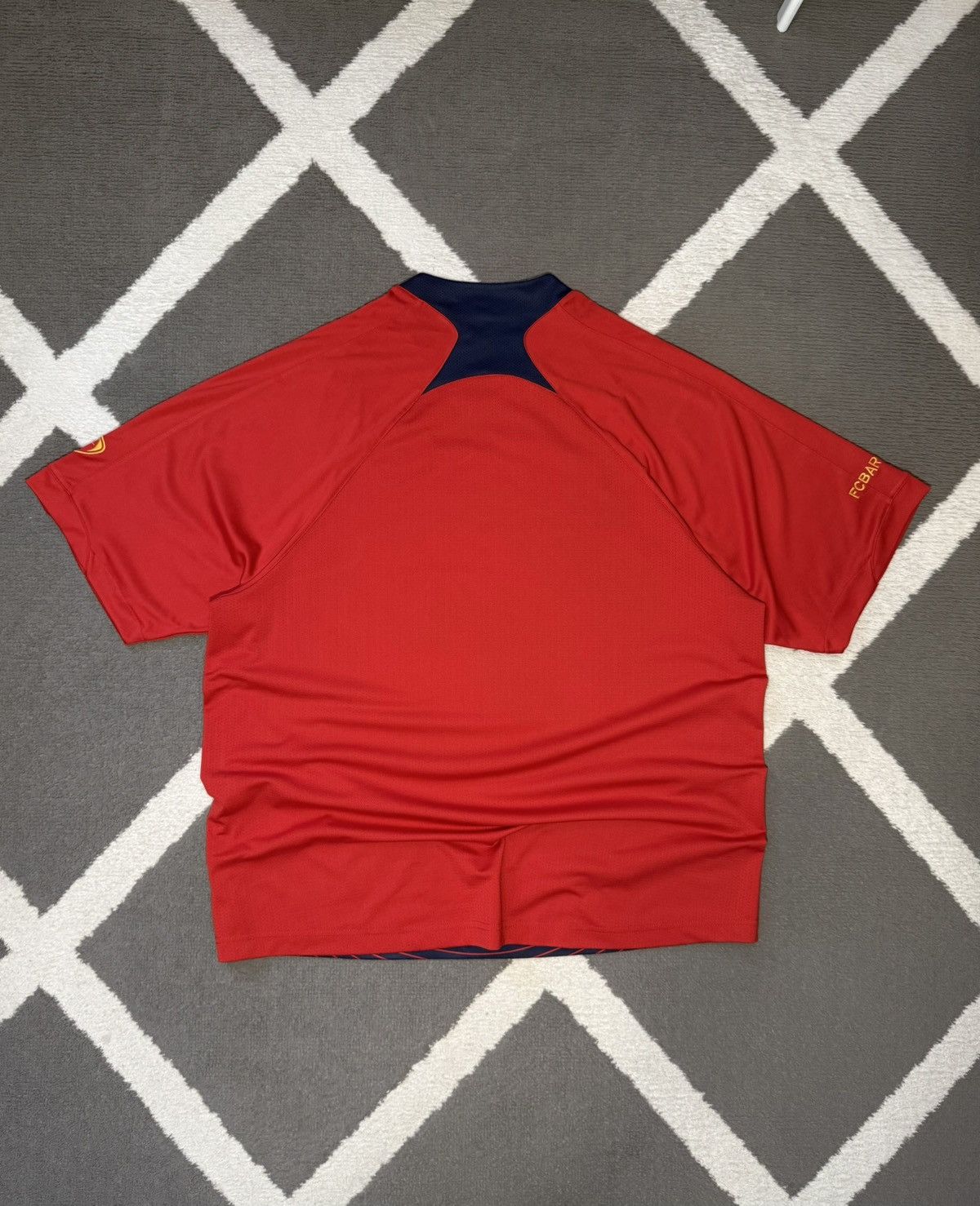 Nike Nike FC Barcelona Y2K Retro 2006-07 Training T-Shirt Jersey Size US L / EU 52-54 / 3 - 14 Thumbnail