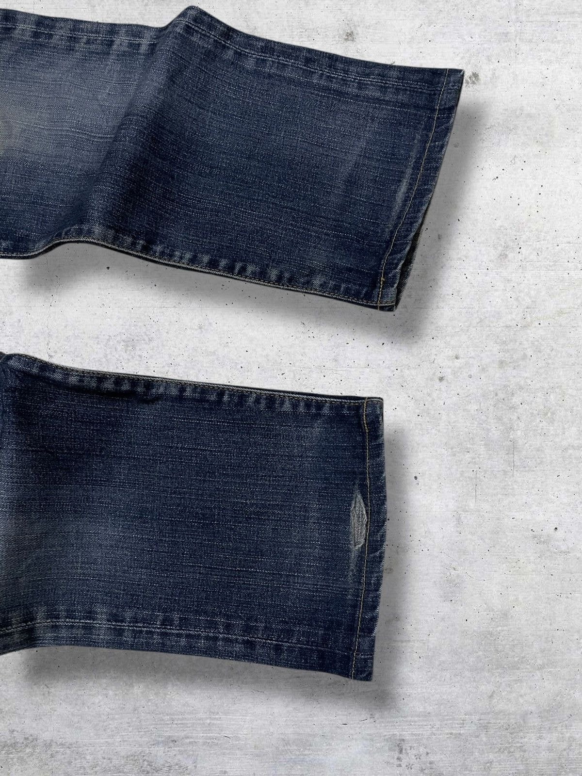 Levi's Vintage Clothing VINTAGE 705 LEVIS USA DESIGNER 90S RIPPED OLD BLUEWASH DENIM Size US 33 - 5 Thumbnail