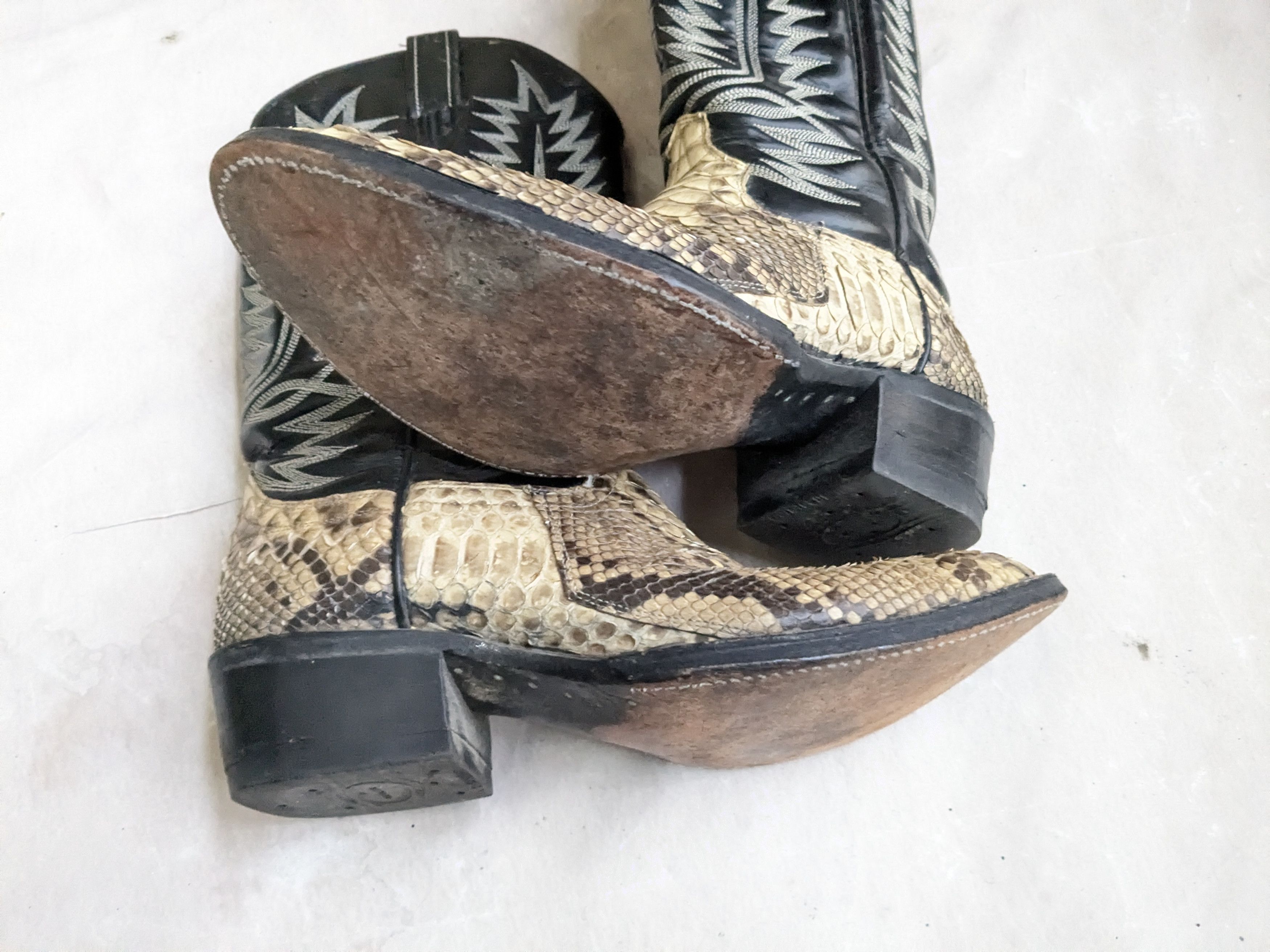 Genuine Leather Cowtown Python Cowboy Boots 9 D Black Snakeskin Size US 9 / EU 42 - 11 Thumbnail