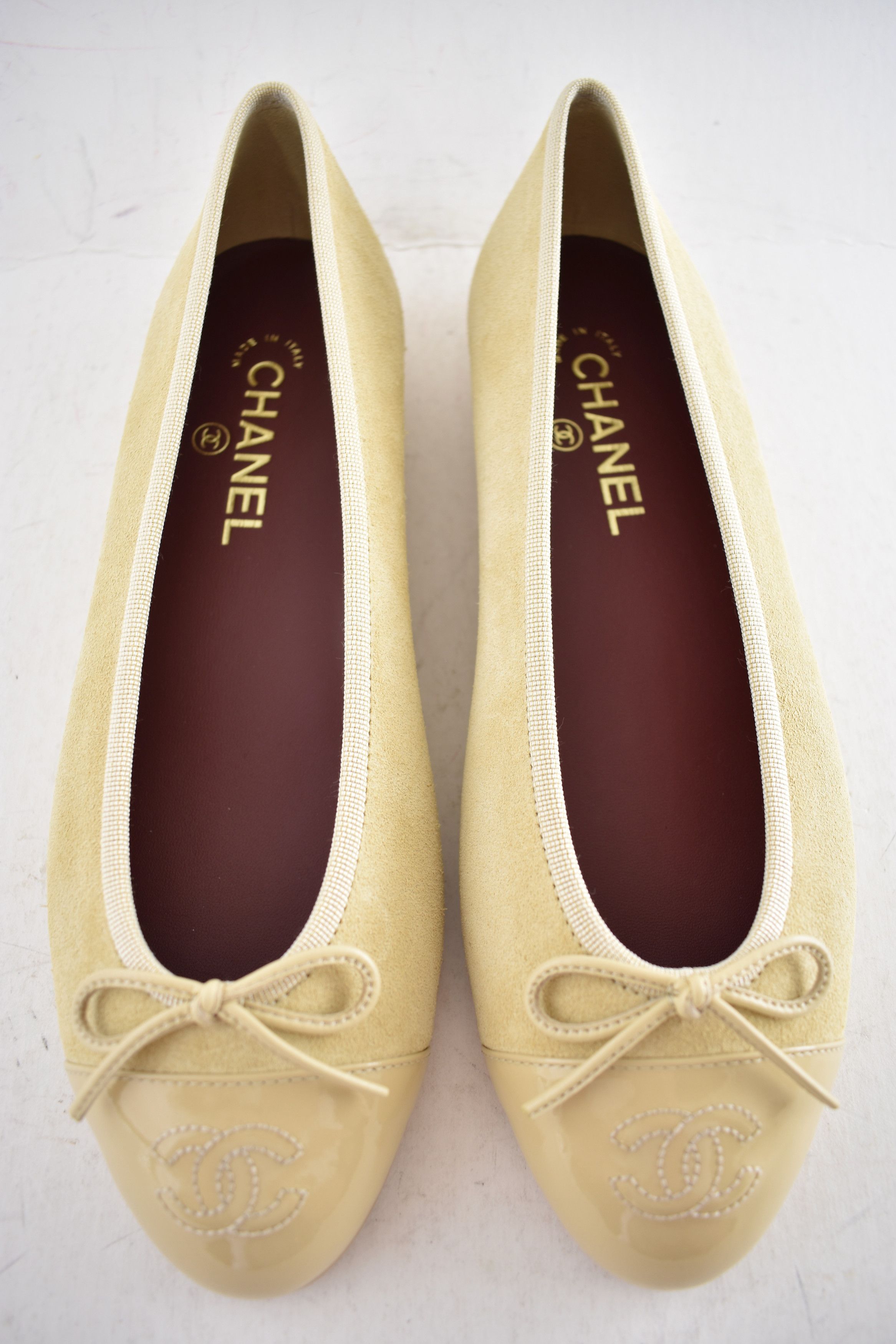 Chanel 26A Suede Patent CC Logo Bow Tie Ballet Ballerina Flat 38 Size US 8 / IT 38 - 13 Thumbnail