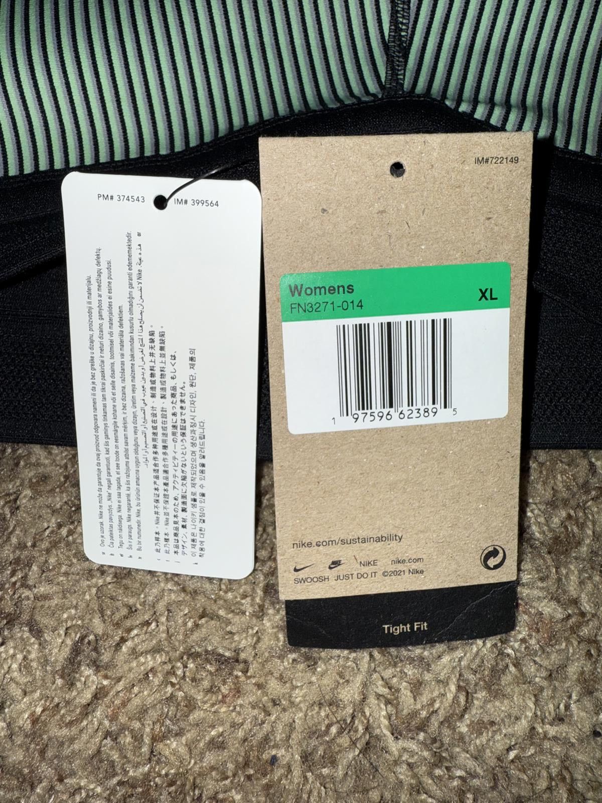 Nike Nike Women’s Aeroswift Dri-Fit ADV Green/Black Shorts Sample Size 40" / US 18 - 6 Thumbnail