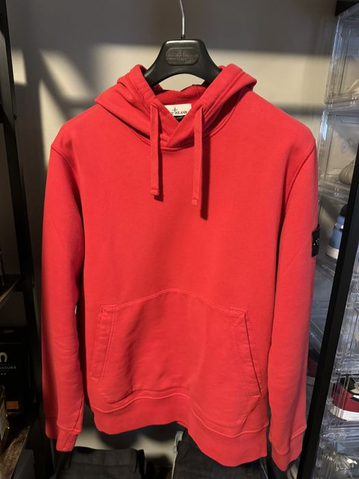 Stone island red discount hoodie