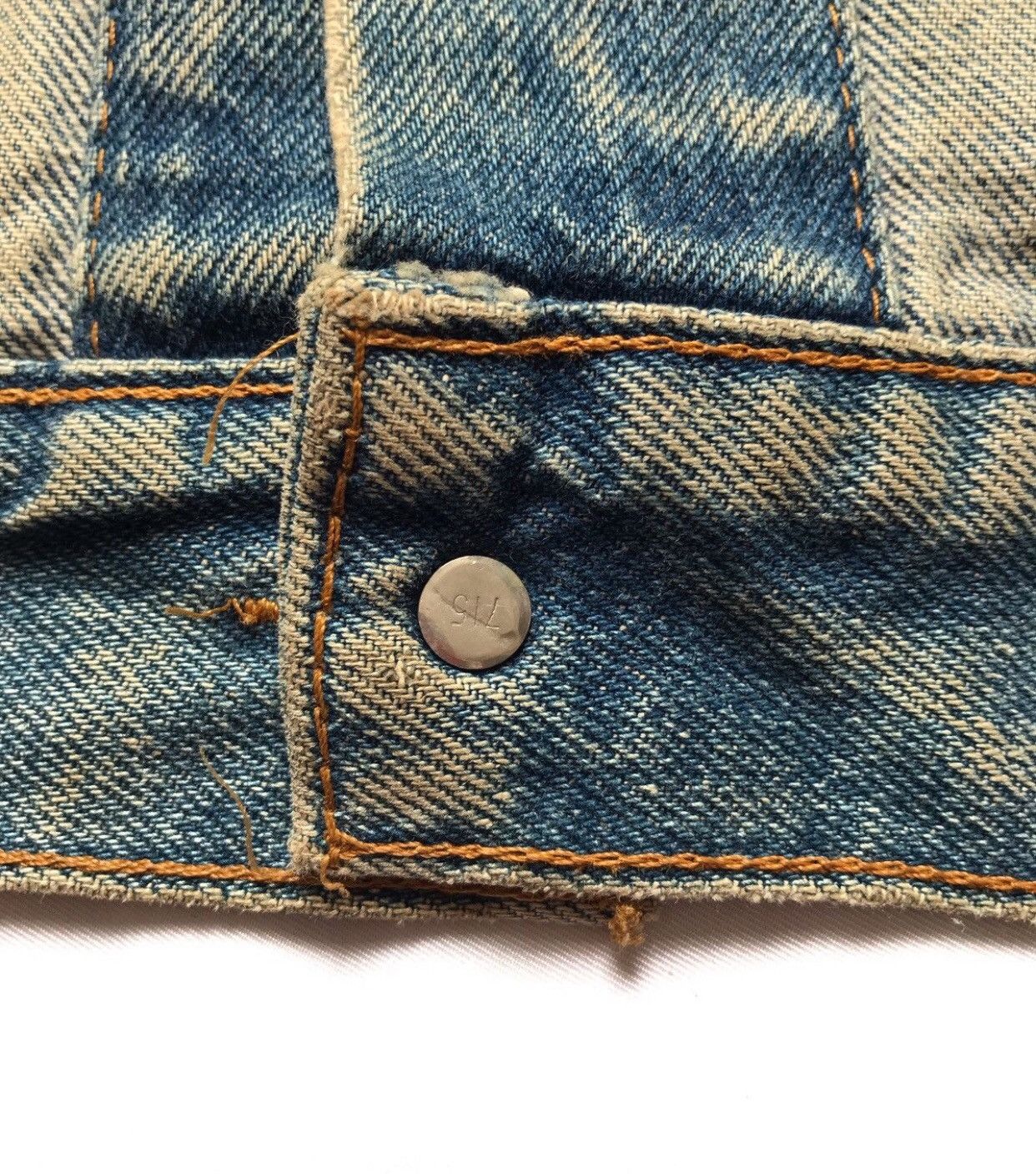 Levi's Vintage Clothing TRUCKER LEVIS BUTTON 715 DISTRESSED DENIM JACKET Size US M / EU 48-50 / 2 - 9 Thumbnail