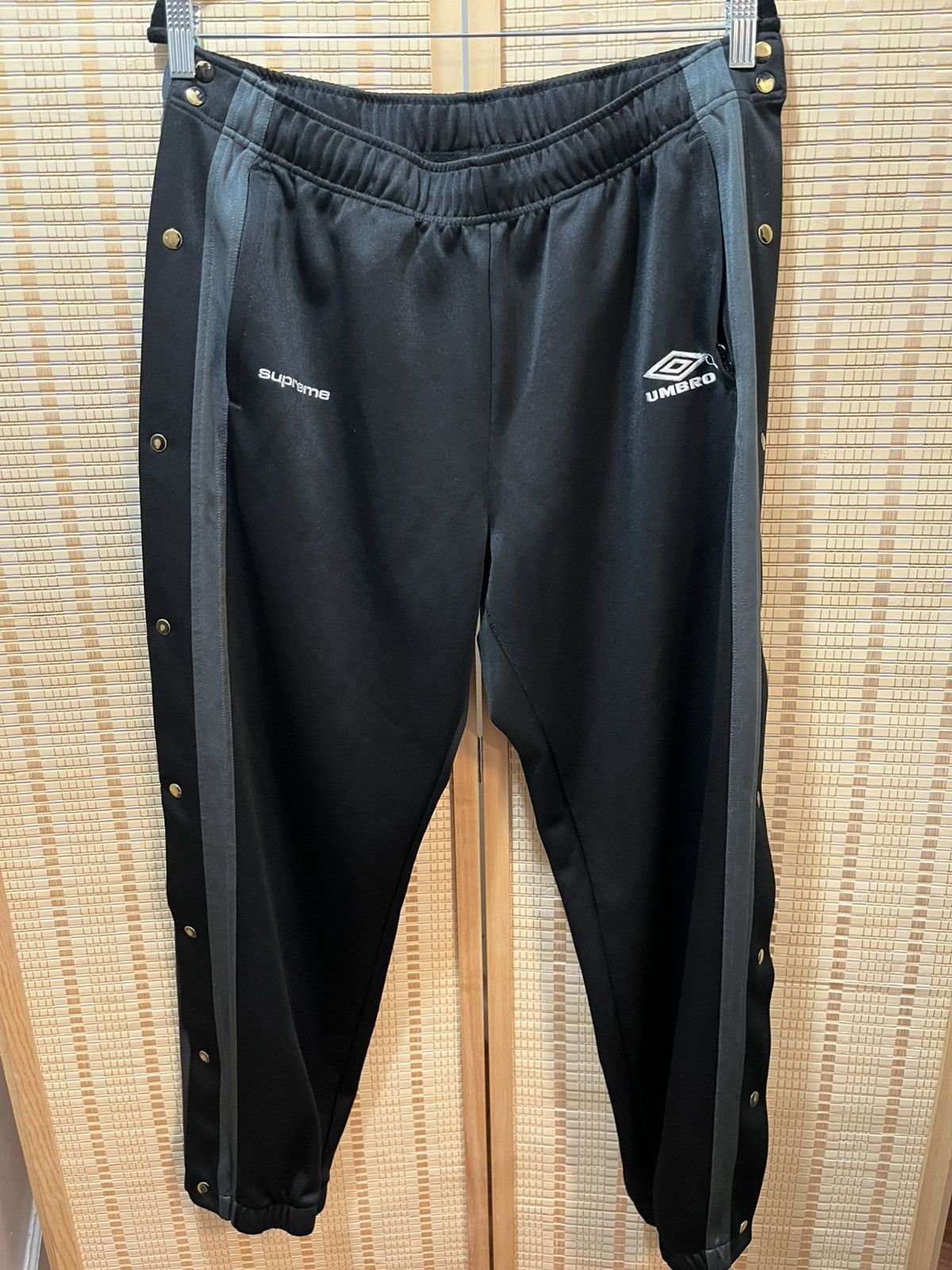 ウェア Supreme xUmbro Gradient Track Pant Black Supreme Umbro Gradient Track Pant (FW25) - $168