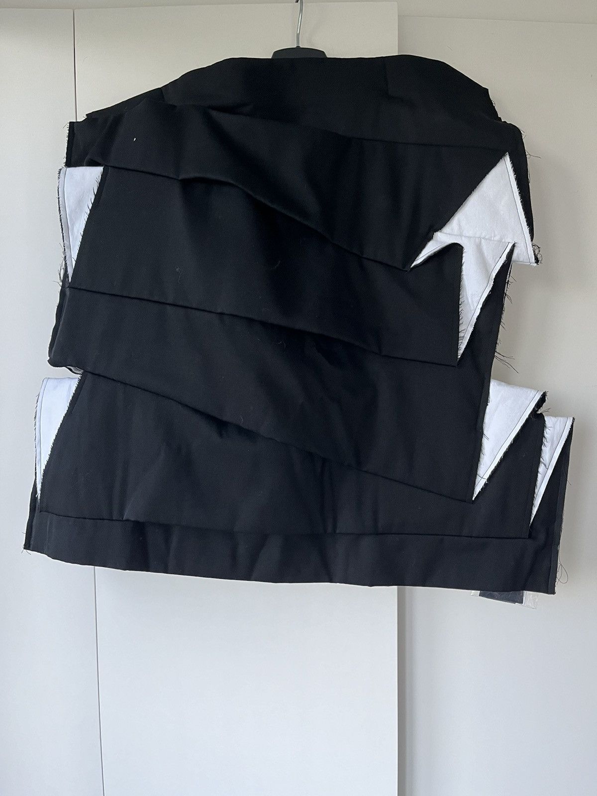 Comme des Garcons Rare comme des garcons AW23 TUCK TIERED WOOL volume TOP Size S / US 4 / IT 40 - 1 Thumbnail
