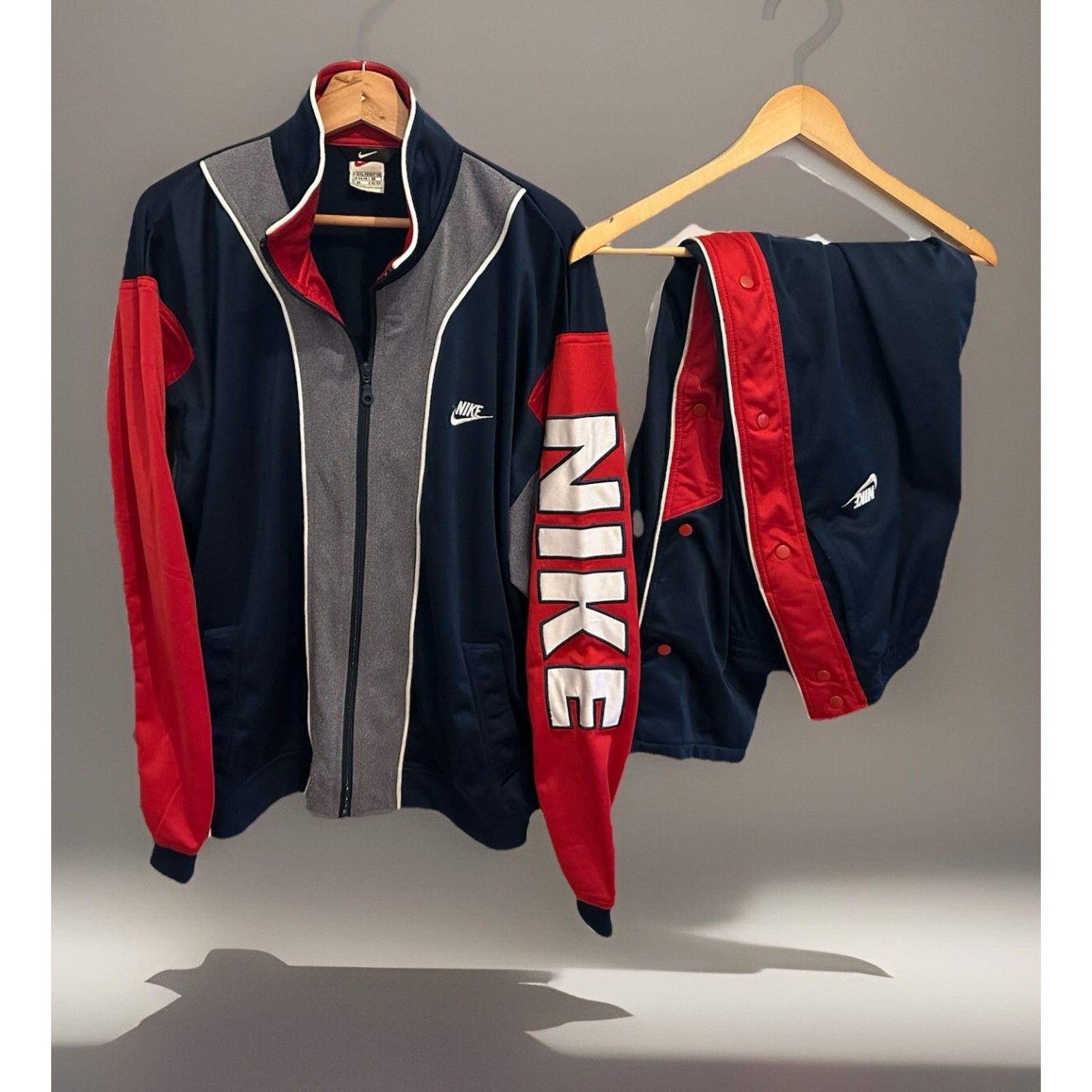 Nike Nike Air Trainingsanzug Size XL Retro Vintage Tracksuit 90s Size US XL / EU 56 / 4 - 1 Thumbnail