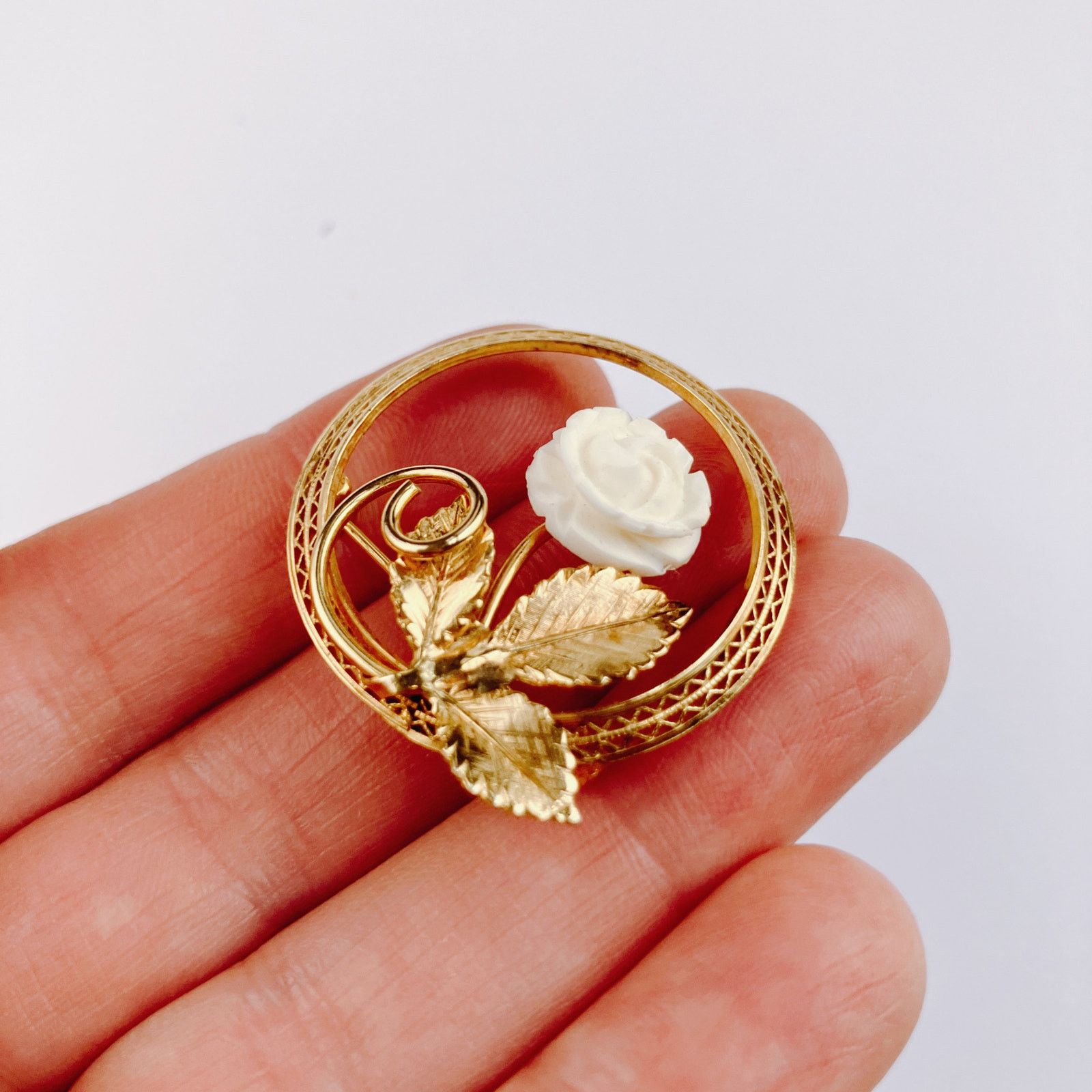 Vintage VTG Mid Century Gold Filled Rose Brooch Floral Filigree Size ONE SIZE - 4 Thumbnail
