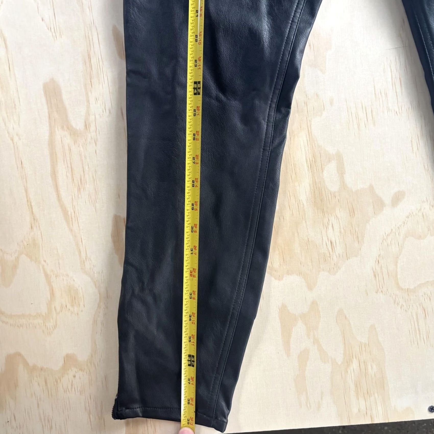 Vintage KanCan Faux Leather Jegging Pants Womens 32 Black Skinny Ankle Zip Button Fly Size 24" / US 00 / IT 34 - 7 Thumbnail