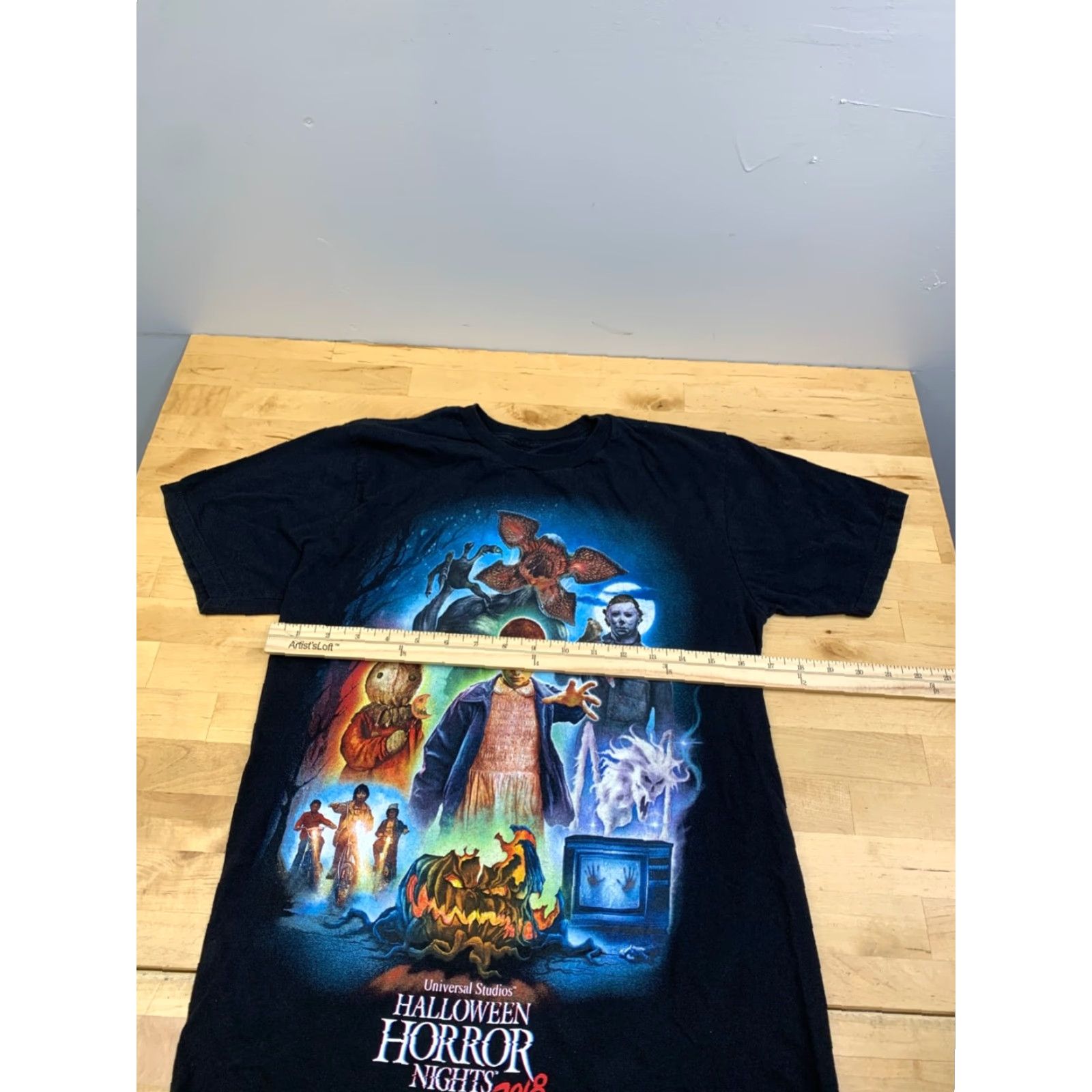 Vintage **Universal Studios Halloween Horror Nights T-Shirt Mens S Black** User: Universal Studios Halloween Horror Nights T-Shirt Mens S Black Size US S / EU 44-46 / 1 - 5 Thumbnail