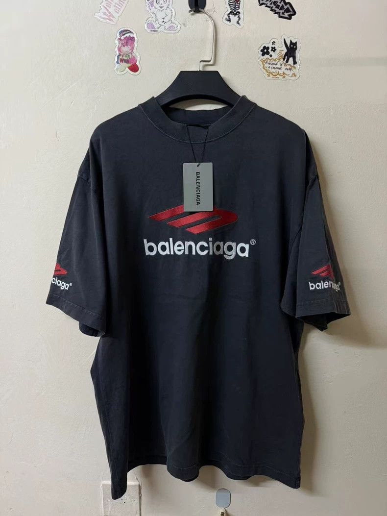 Balenciaga Balenciaga 3 B embroidered logo short sleeve Size US S / EU 44-46 / 1 - 1 Thumbnail
