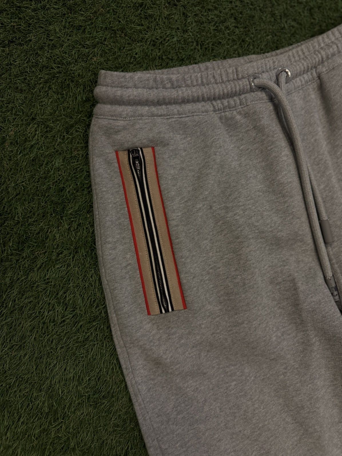 Burberry Burberry Sweatpants Size Medium Pre Owned 🧼 Size US 31 - 5 Thumbnail