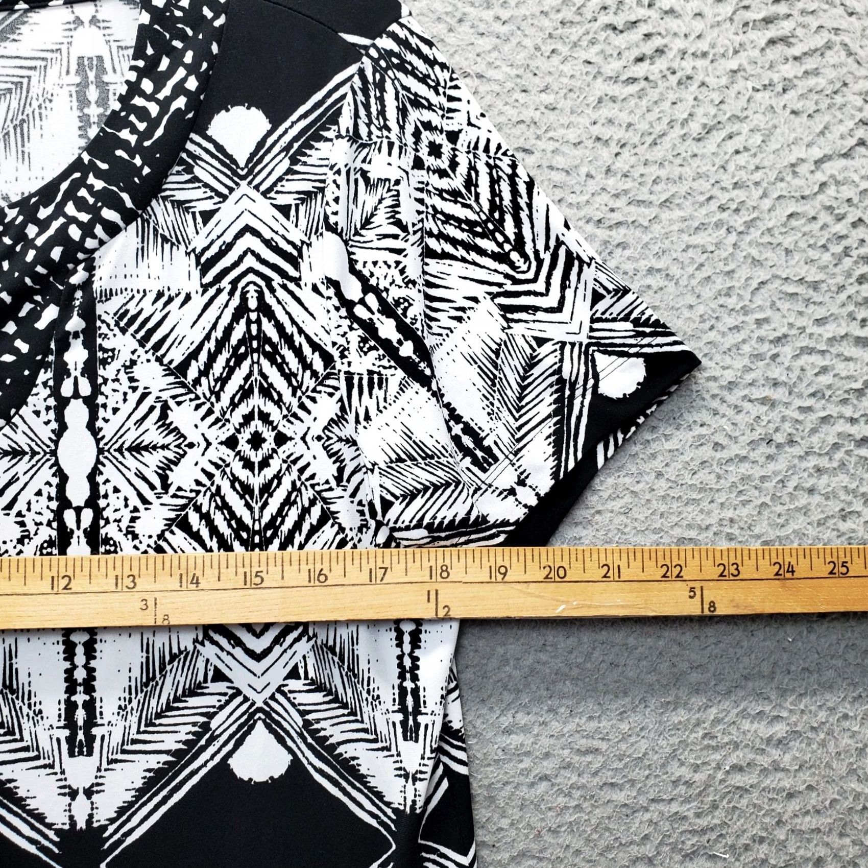 Vintage Dana Buchman Blouse Womens L Multi Geo Print Stretch Round Neck Top Size L / US 10 / IT 46 - 4 Thumbnail