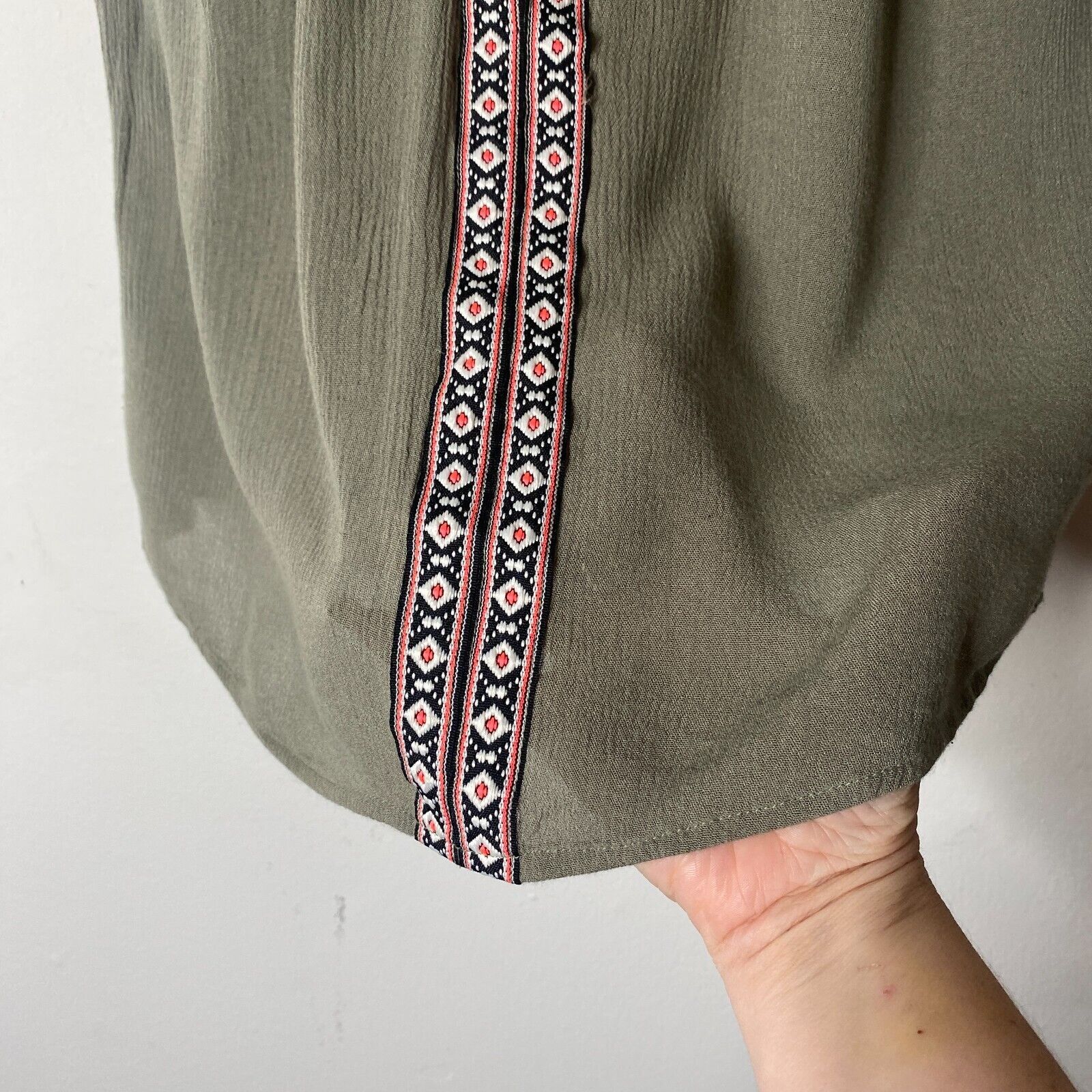 Other Braeve Olive Green Aztec Print Sleeveless Flowy Blouse S Size S / US 4 / IT 40 - 4 Thumbnail