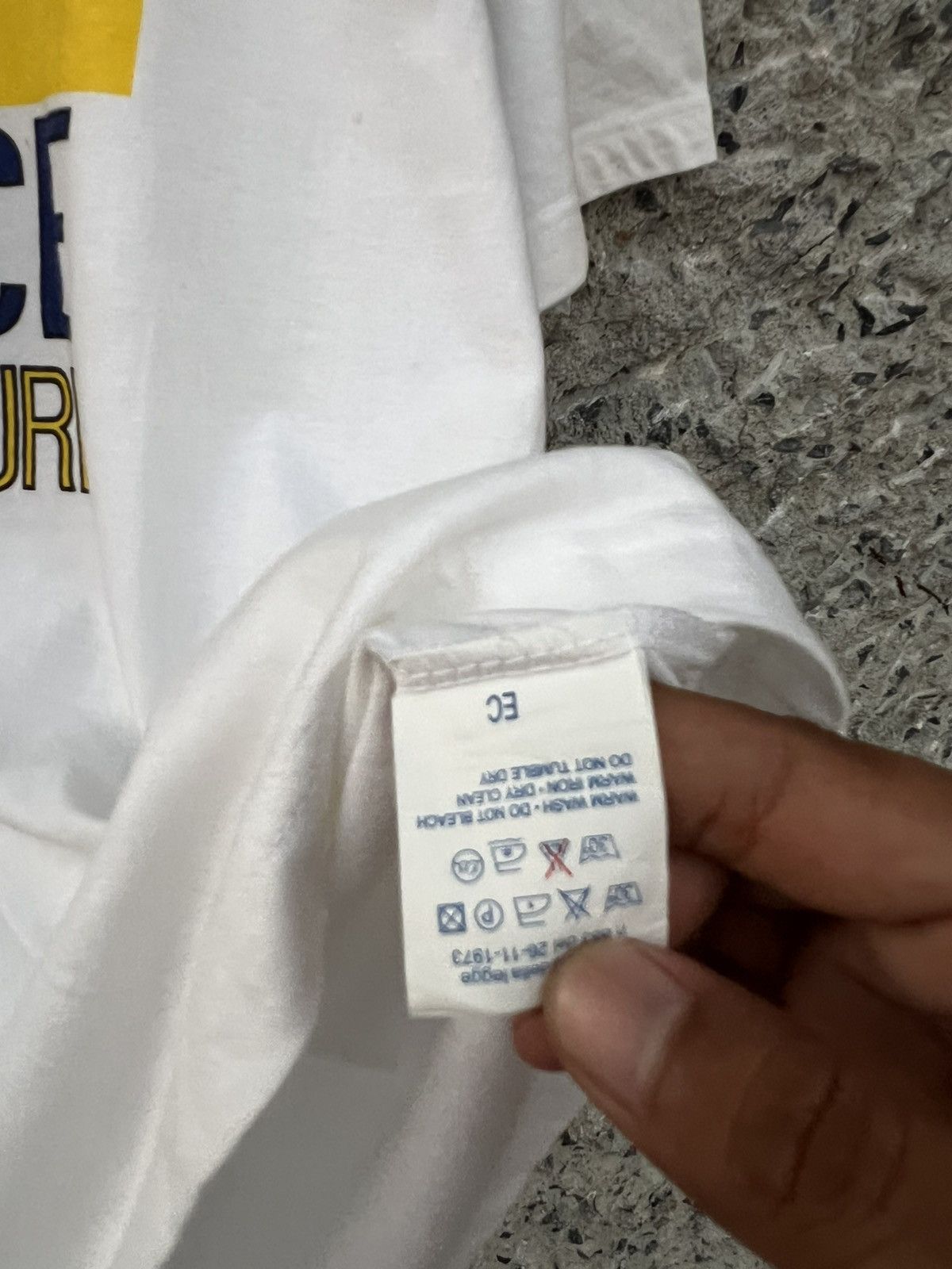 Versace Jeans Couture Vintage Versace T-shirt 90s Size US L / EU 52-54 / 3 - 6 Thumbnail