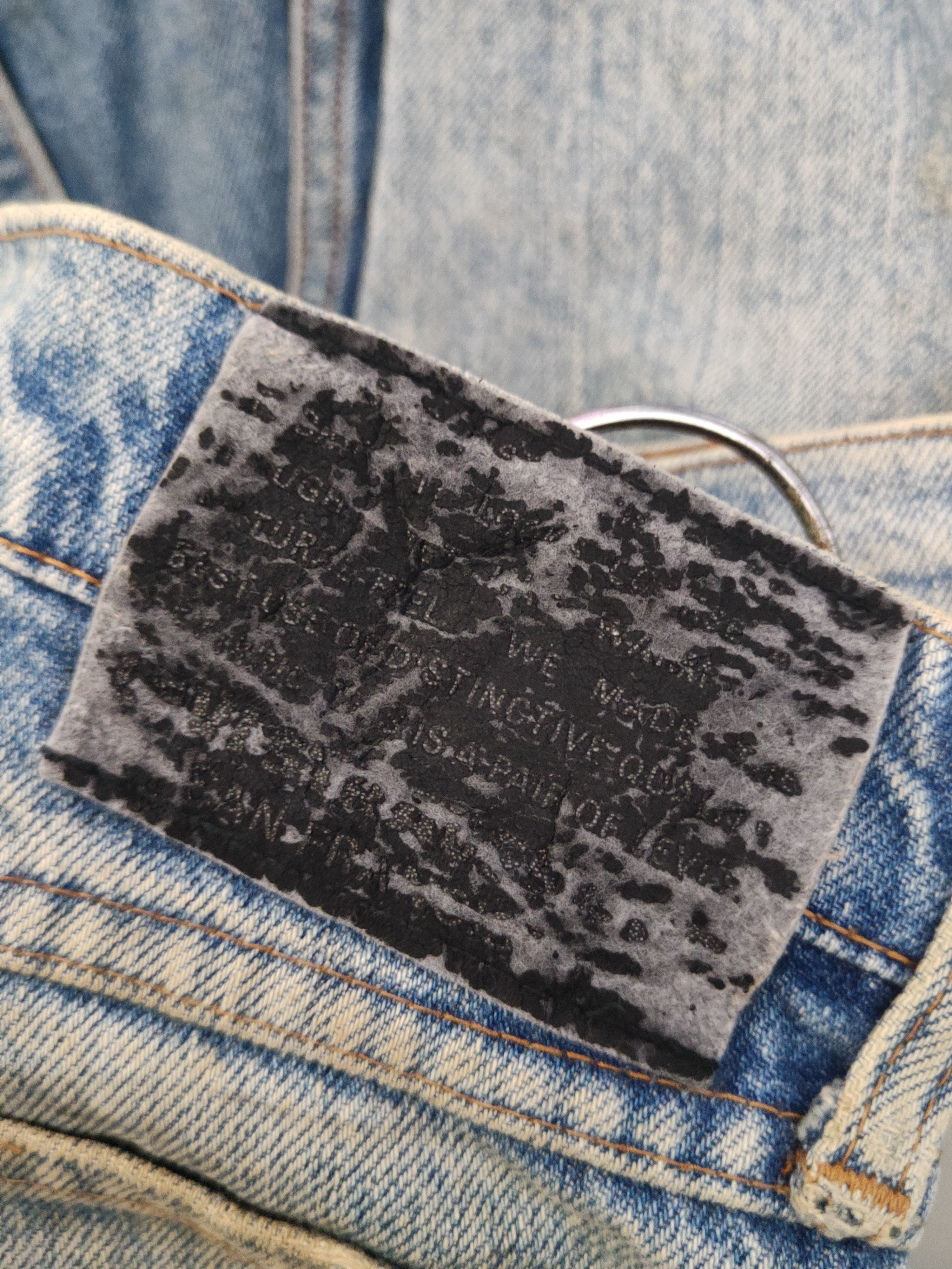 Levi's DL Levi's big E Blue Distressed Ripped Jeans #46-962 Size US 31 - 13 Thumbnail