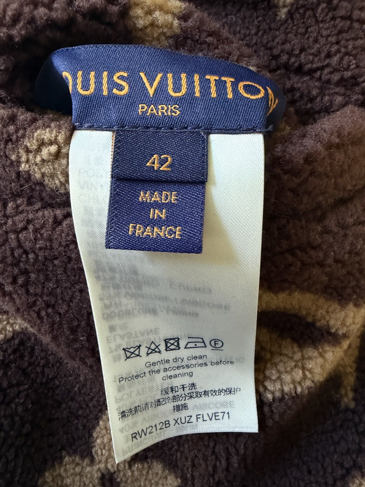 Louis Vuitton LOUIS VUITTON REVERSIBLE BOA JACKET Size M / US 6-8 / IT 42-44 - 12 Thumbnail