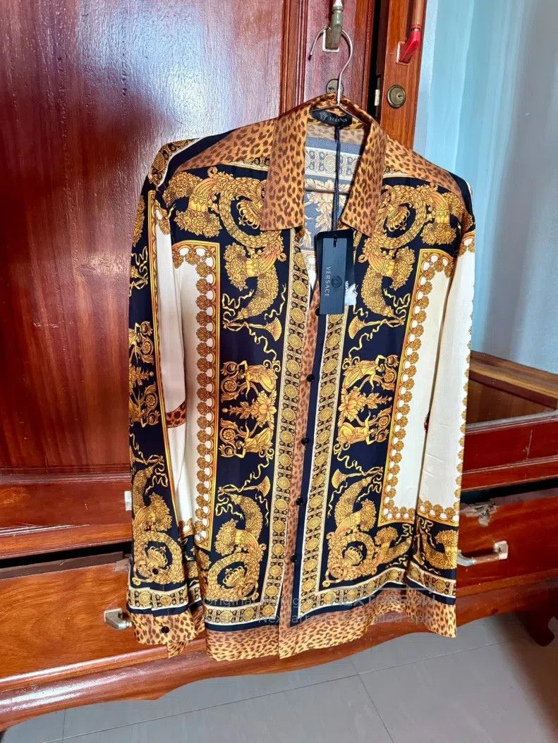 Versace Versace Mulberry silk shirt Size US M / EU 48-50 / 2 - 2 Thumbnail