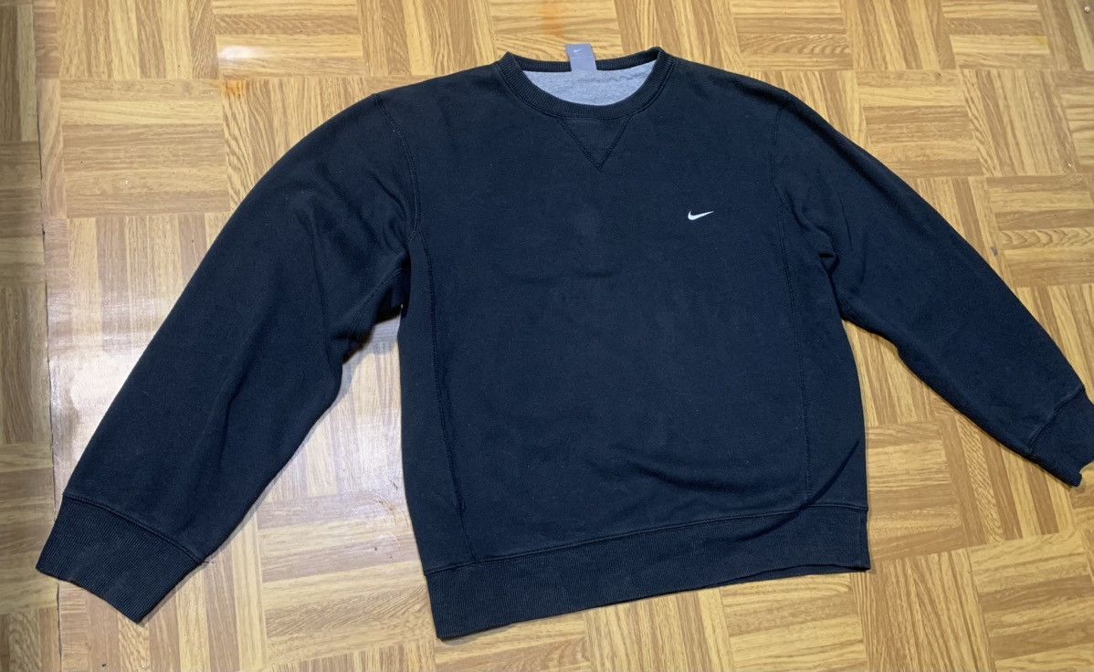 Nike × Vintage Vintage 00s Black Nike Crewneck Sweatshirt Mini Swoosh Size US L / EU 52-54 / 3 - 4 Thumbnail