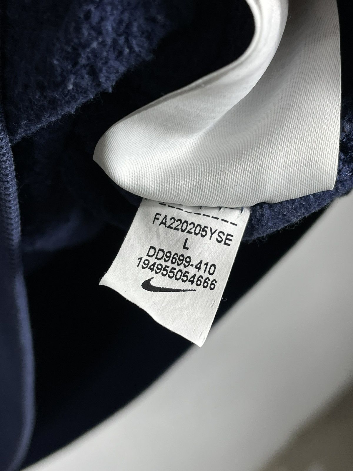 Nike × Vintage Navy Crewneck Nike Loose Skate Hiphop Rap Center Swoosh Size US L / EU 52-54 / 3 - 7 Thumbnail