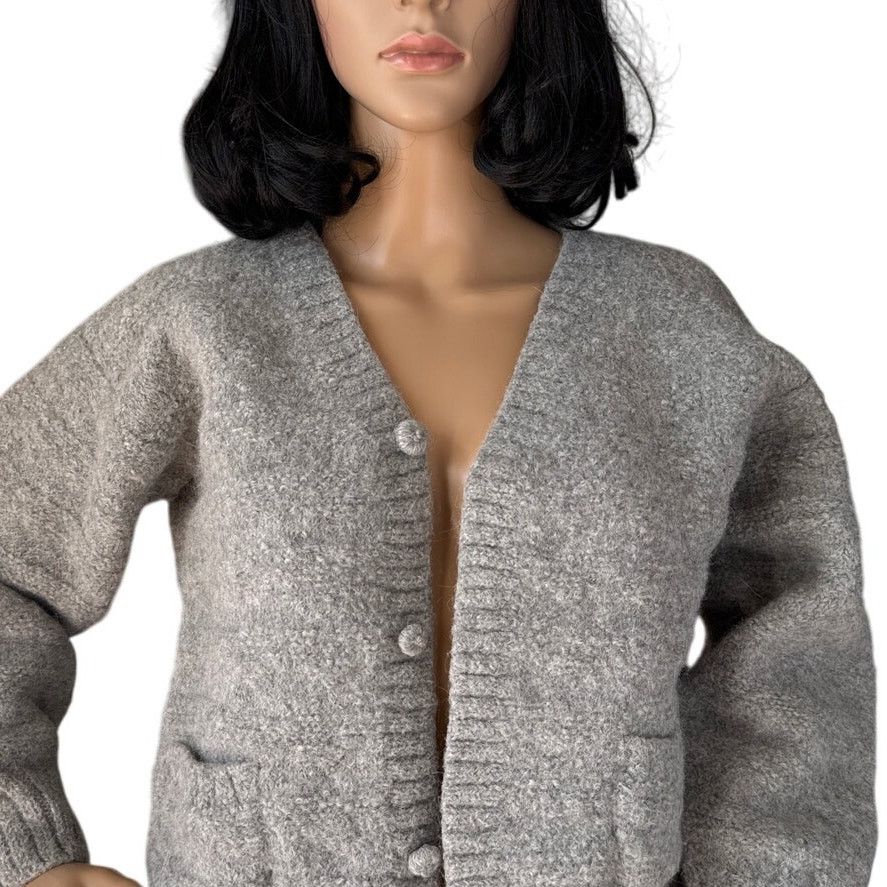 Vintage Peruvian Alpaca V neck Sweater gray faux button down pockets Size M / US 6-8 / IT 42-44 - 2 Thumbnail