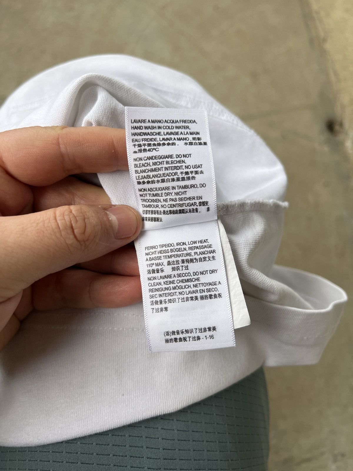 Balenciaga Balenciaga Tee Size US S / EU 44-46 / 1 - 8 Thumbnail
