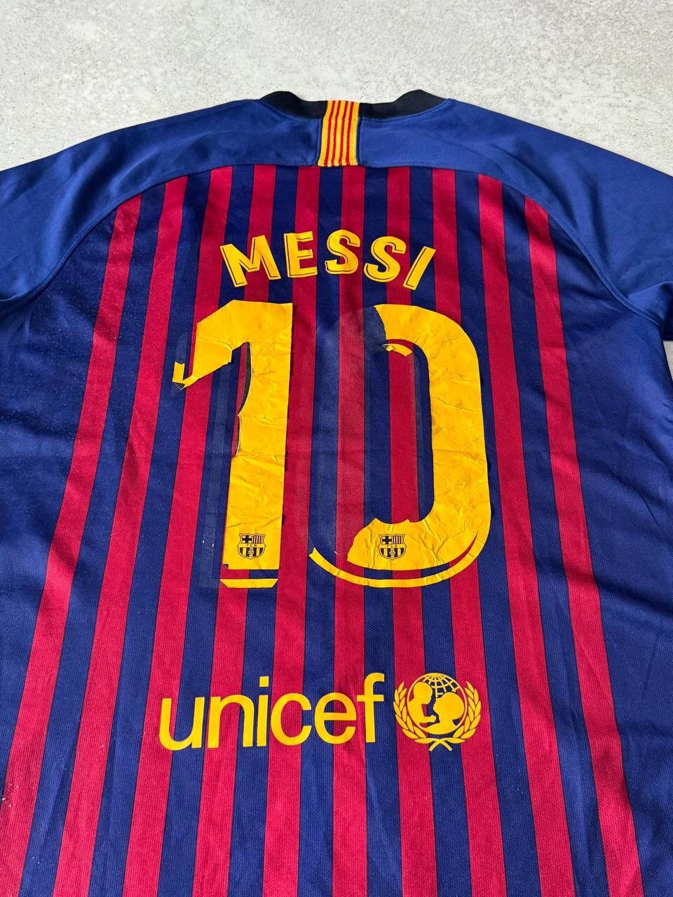 Nike Vintage Nike F.C Barcelona Messi #10 Soccer Jersey T-shirt Size US L / EU 52-54 / 3 - 6 Thumbnail
