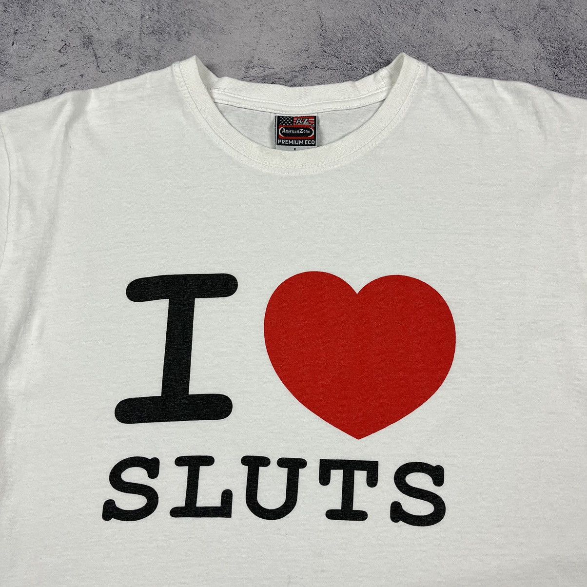 Vintage Vintage I love Sluts y2k big logo tee 90’s Size US L / EU 52-54 / 3 - 3 Thumbnail