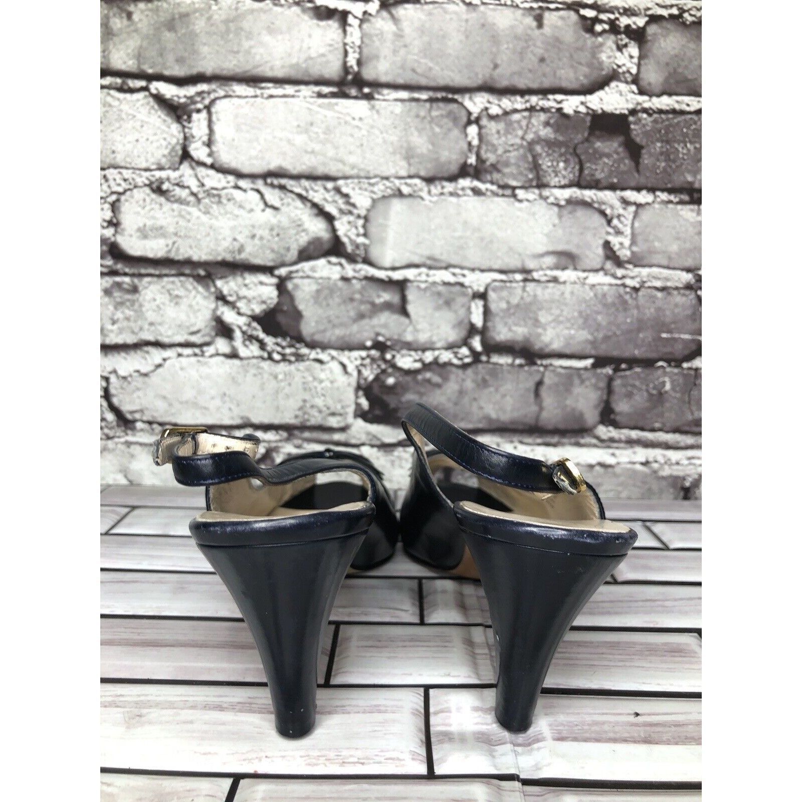 Salvatore Ferragamo Salvatore Ferragamo Navy Blue Leather Bow Peep Toe Heels Wom Size US 9 / IT 39 - 4 Thumbnail
