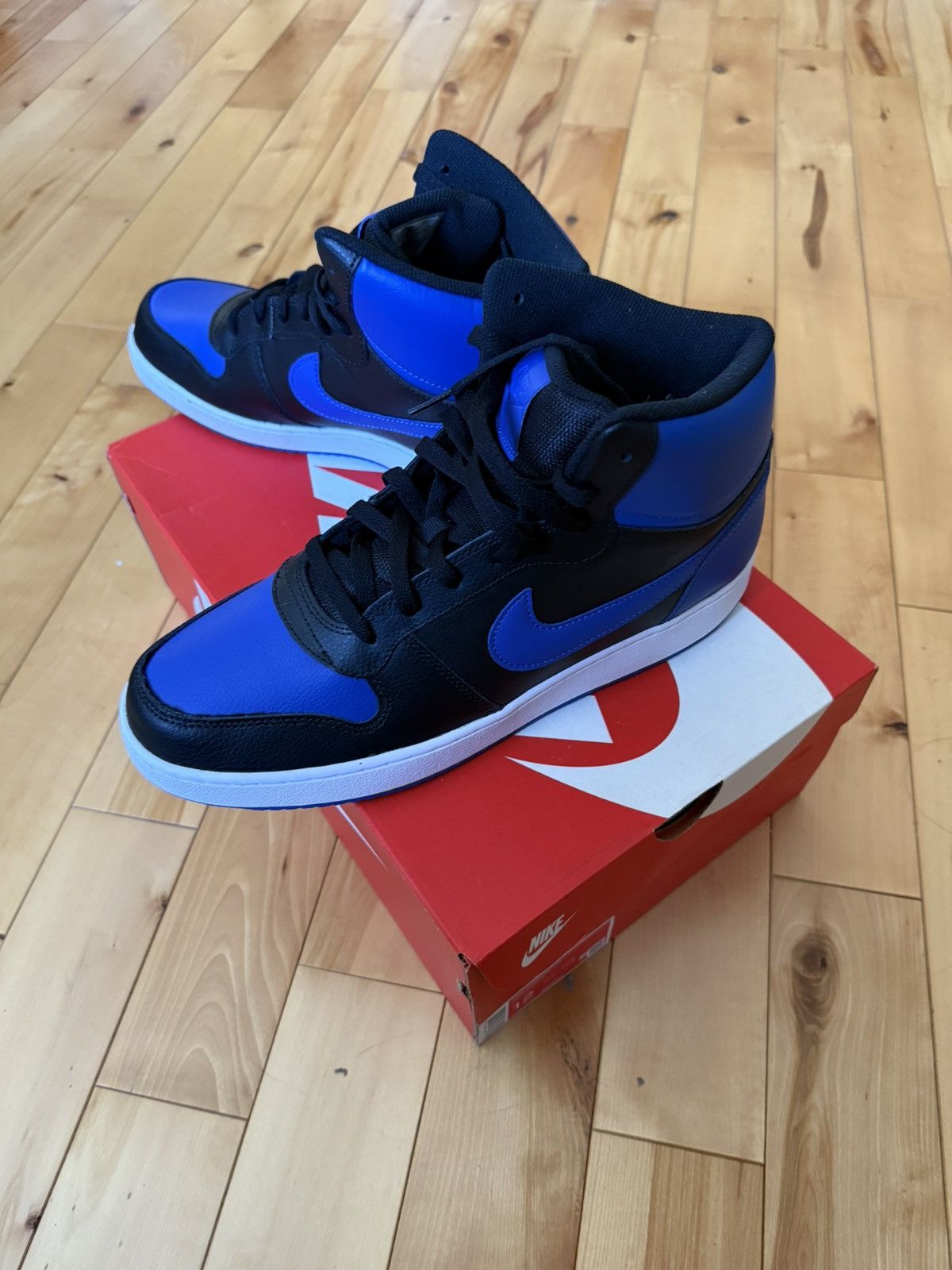 Nike Nike Ebernon Mid Size US 12 / EU 45 - 1 Thumbnail