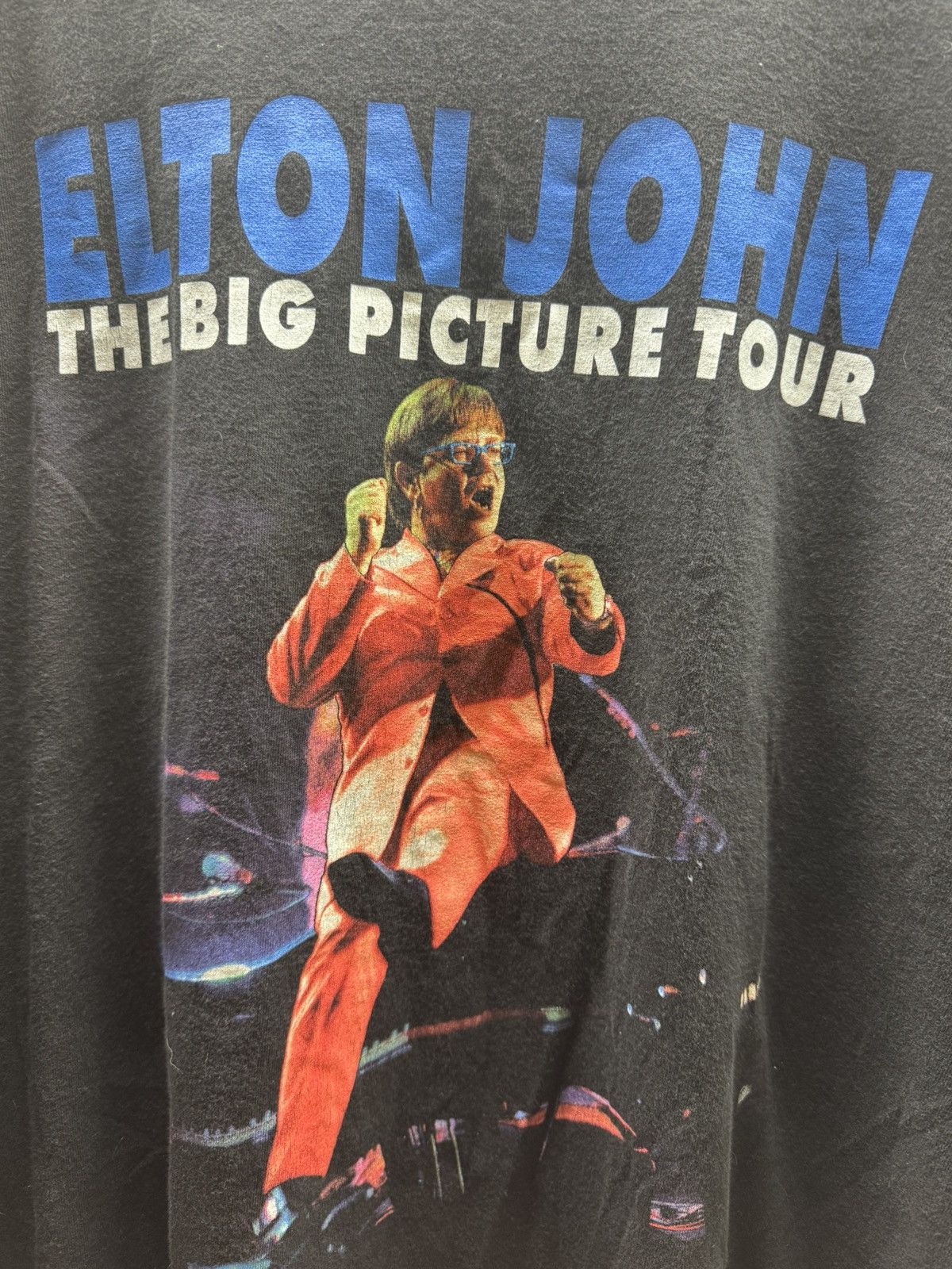 Vintage Vintage Elton John Tour Tee Size US XL / EU 56 / 4 - 2 Thumbnail
