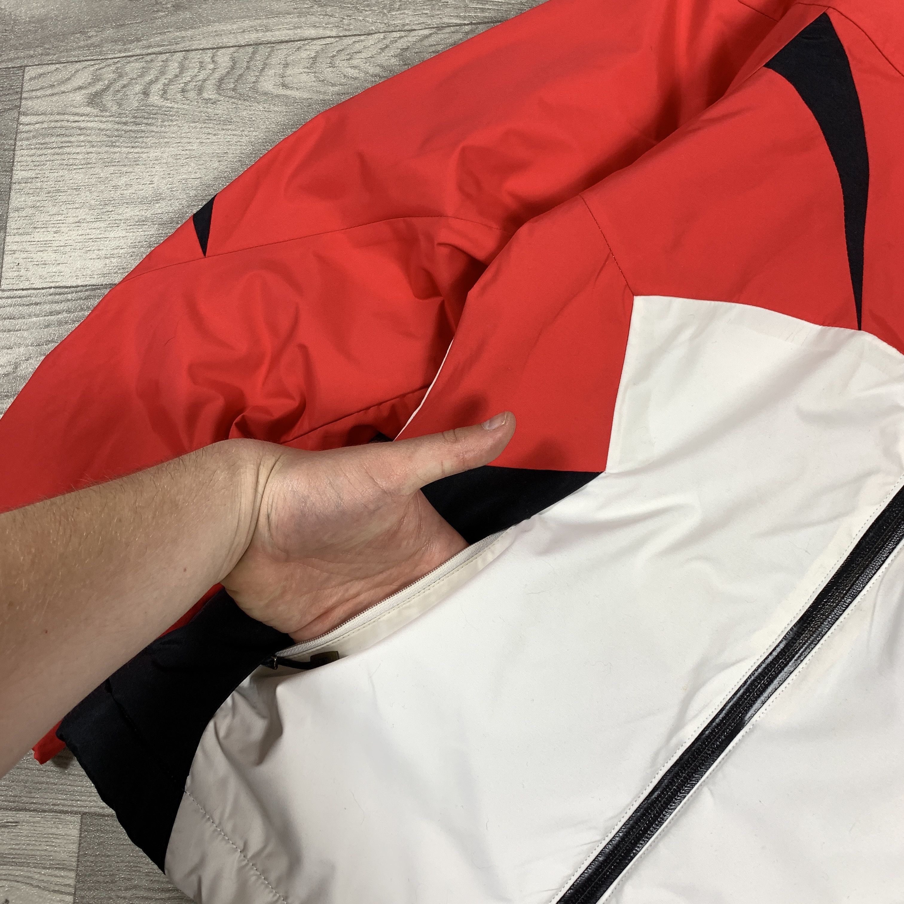 Nike ACG Vintage Nike ACG 90s Gorpcore Red Women's Ski Jacket Size S / US 4 / IT 40 - 10 Thumbnail