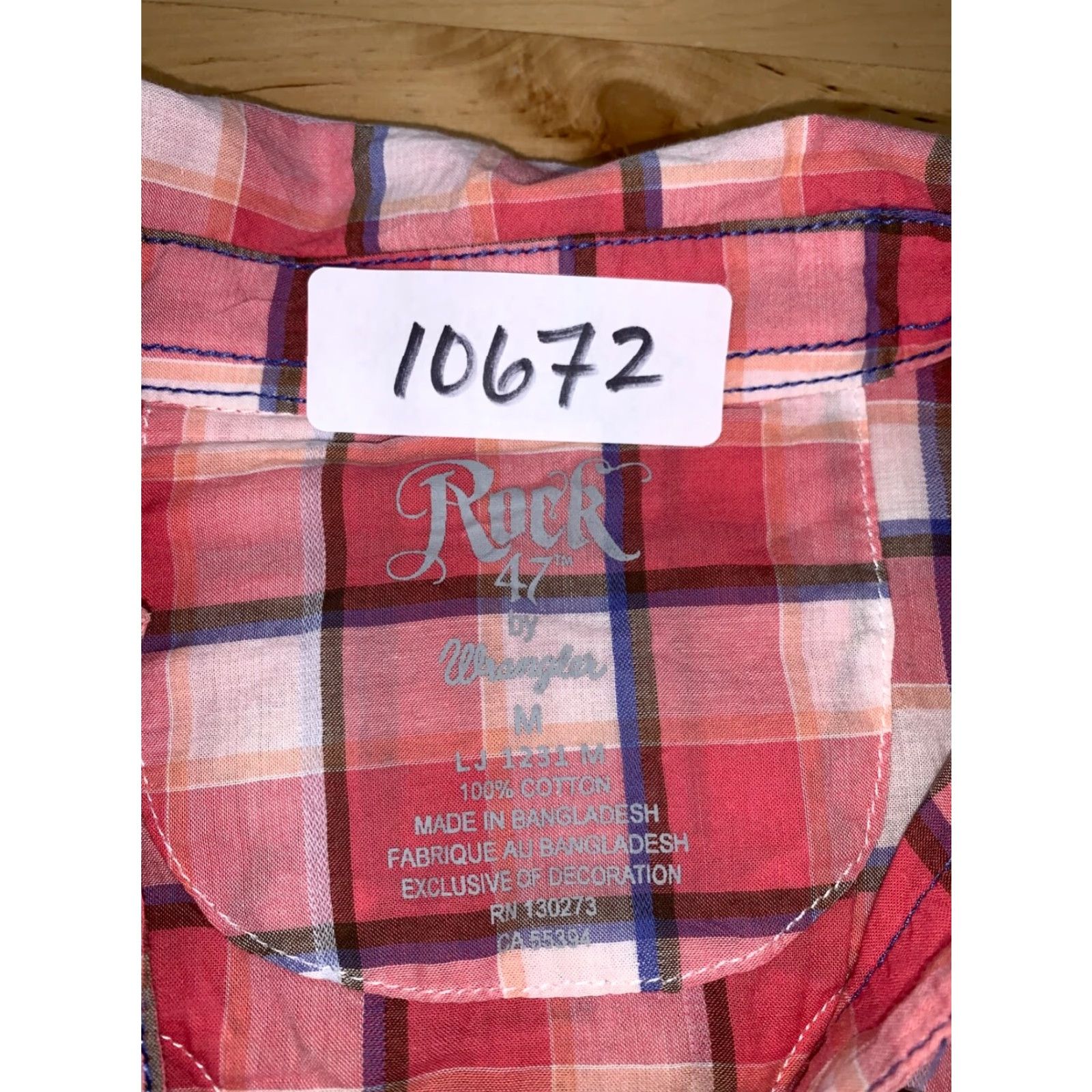Wrangler Wrangler Shirt Rock 47 Plaid Red Western Cowgirl Button-Up M Women Size Red Wrangler Rock 47 Plaid Button-Up Western Cowgirl Shirt M Red Size M / US 6-8 / IT 42-44 - 2 Thumbnail