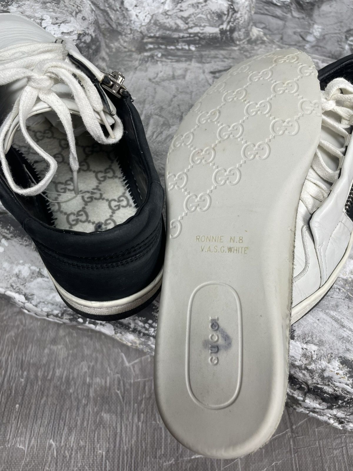 Gucci Gucci Black / White Leather Zip Sneakers Size US 9.5 / EU 42-43 - 23 Thumbnail
