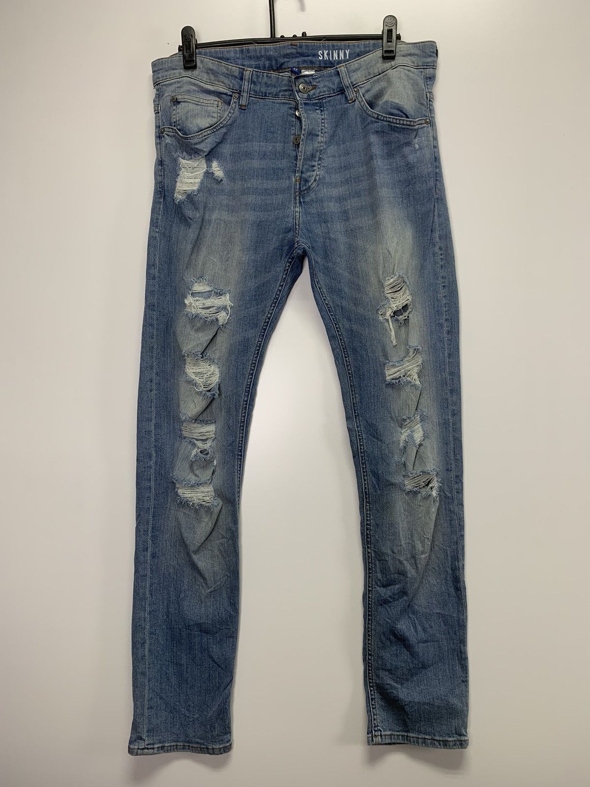 H&M H&M Distress Jeans Size US 34 / EU 50 - 1 Thumbnail