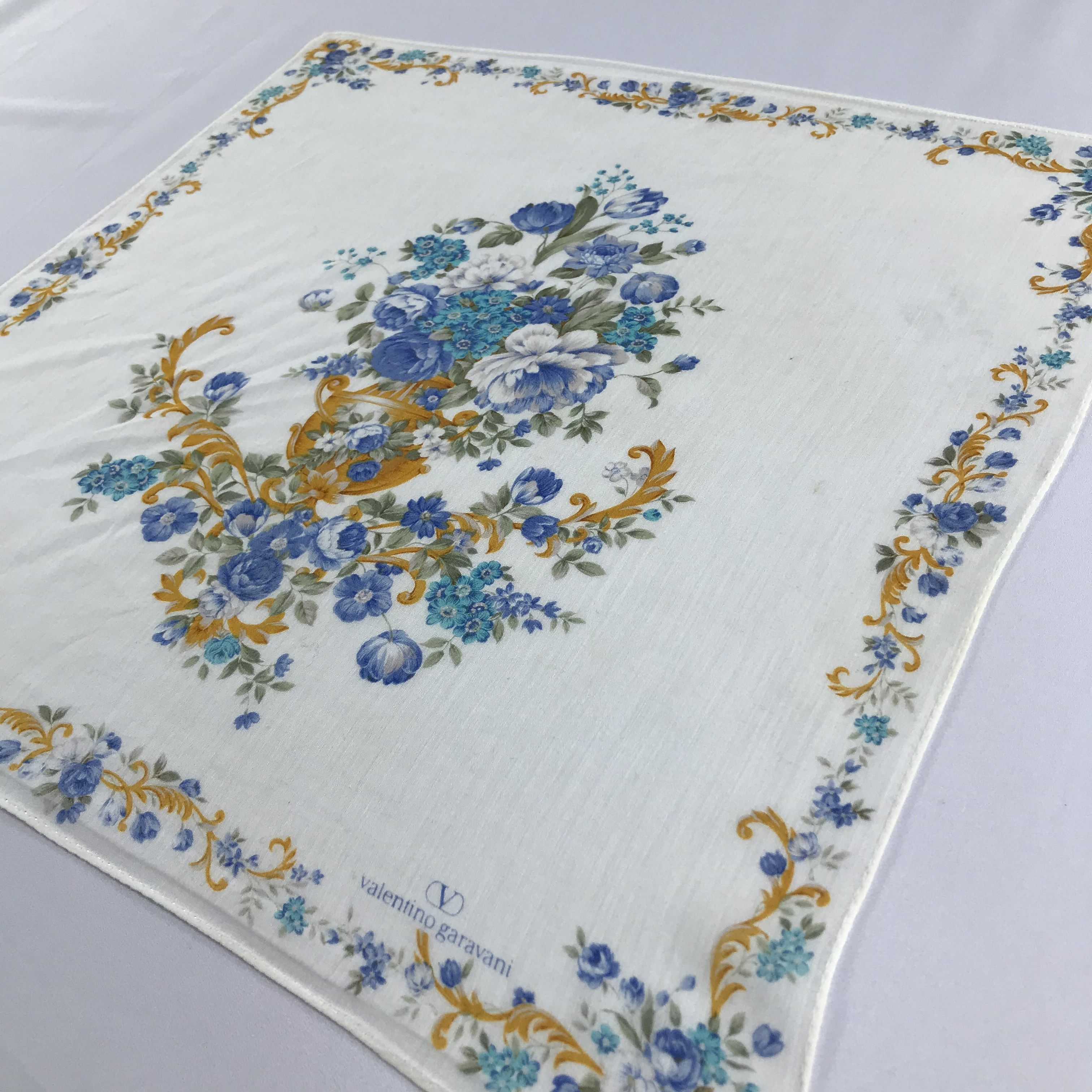 Vintage Valentino Garavani Handkerchief Neckerchief Bandana H1078 Size ONE SIZE - 4 Thumbnail