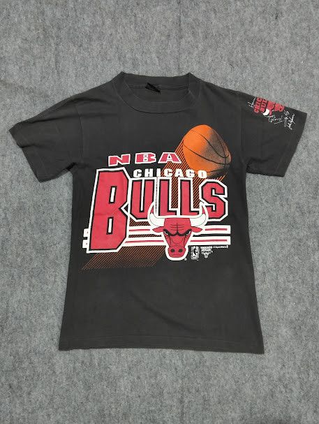 Changes × NBA × Vintage 🔥 1992 CHICAGO BULLS NBA Vintage Tee 🔥 Size US S / EU 44-46 / 1 - 1 Thumbnail