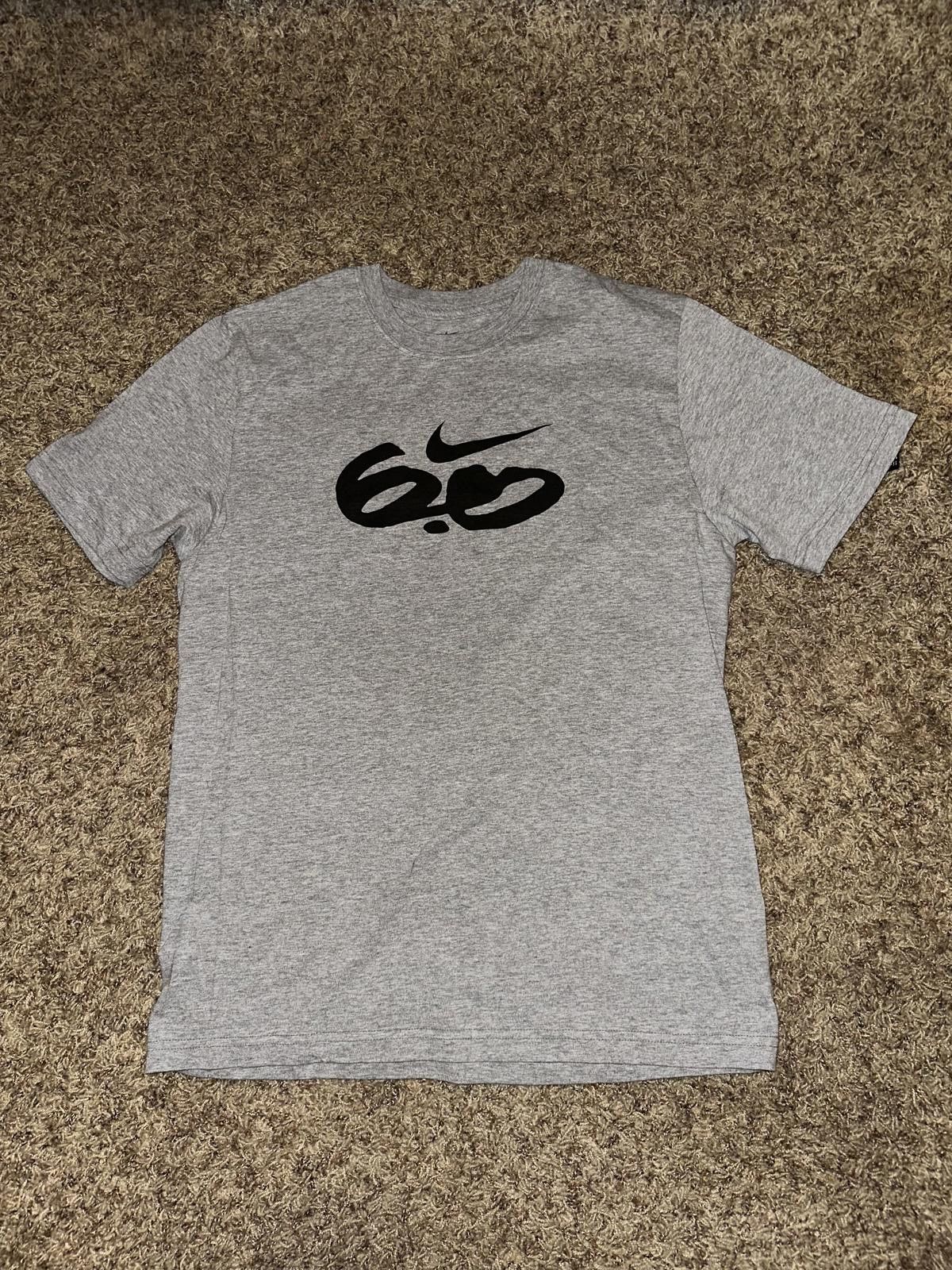 Nike Nike Men’s 6.0 Logo Grey/Black T-Shirt Size US M / EU 48-50 / 2 - 1 Thumbnail