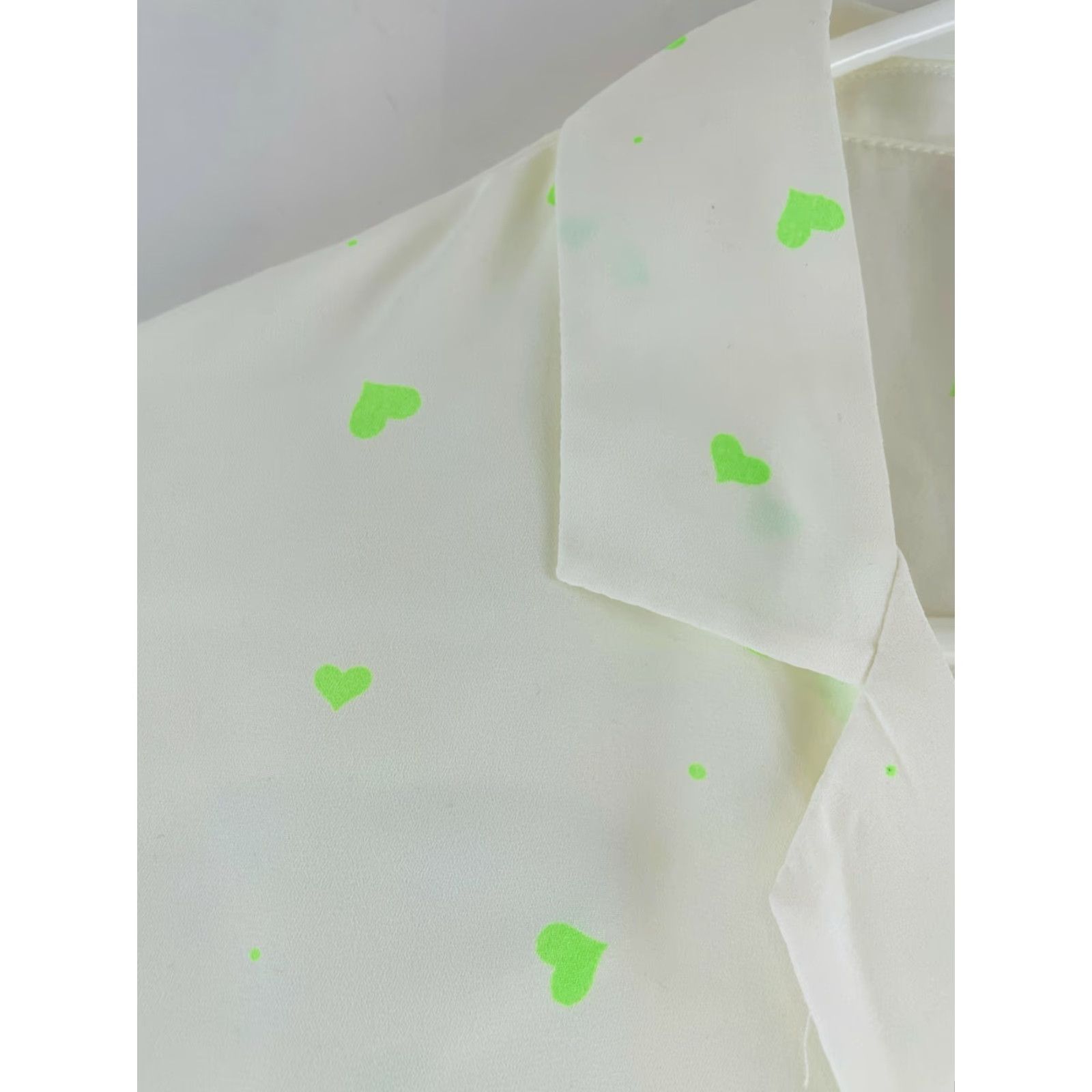 Vintage ABOUND Crop Shirt Women's Size XXS White Button Down w/ Heart Print & Pocket NWT Size XXS / US 00 / IT 34 - 3 Thumbnail