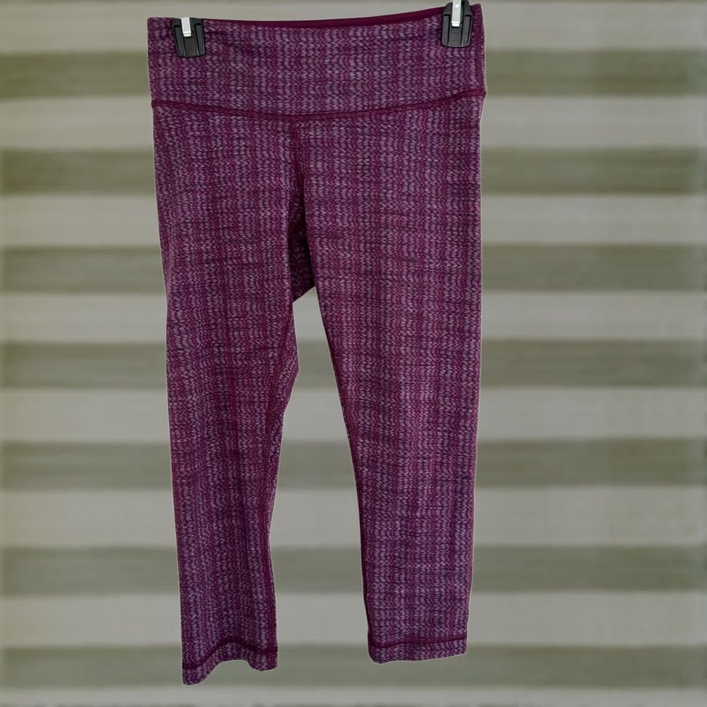 Lululemon Lululemon Women's Capri Purple Plaid Yoga Leggings Size 6 Regular Size 28" / US 6 / IT 42 - 1 Thumbnail