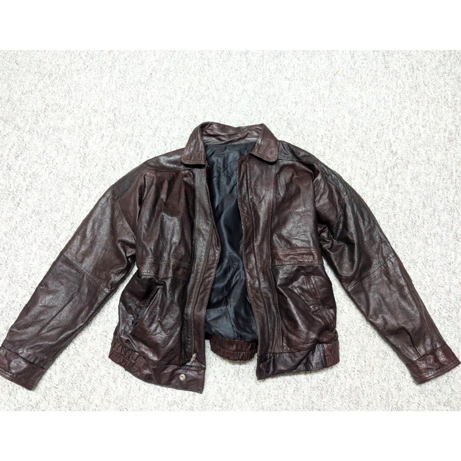 Vintage VINTAGE BOMBER JACKET Mens L 44 Brown Leather Cowhide Zip Flight Model Patina 1990s 1980s Ford Cobra Shelby Car Club Size US L / EU 52-54 / 3 - 4 Thumbnail