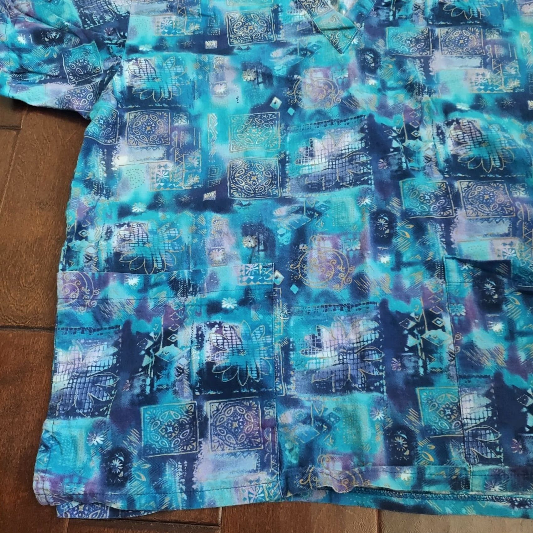 Vintage Peaches Women's Scrub Top Floral Print Blue with Pockets XS - Cotton - Medical - Mexico - B685 Size XS / US 0-2 / IT 36-38 - 3 Thumbnail