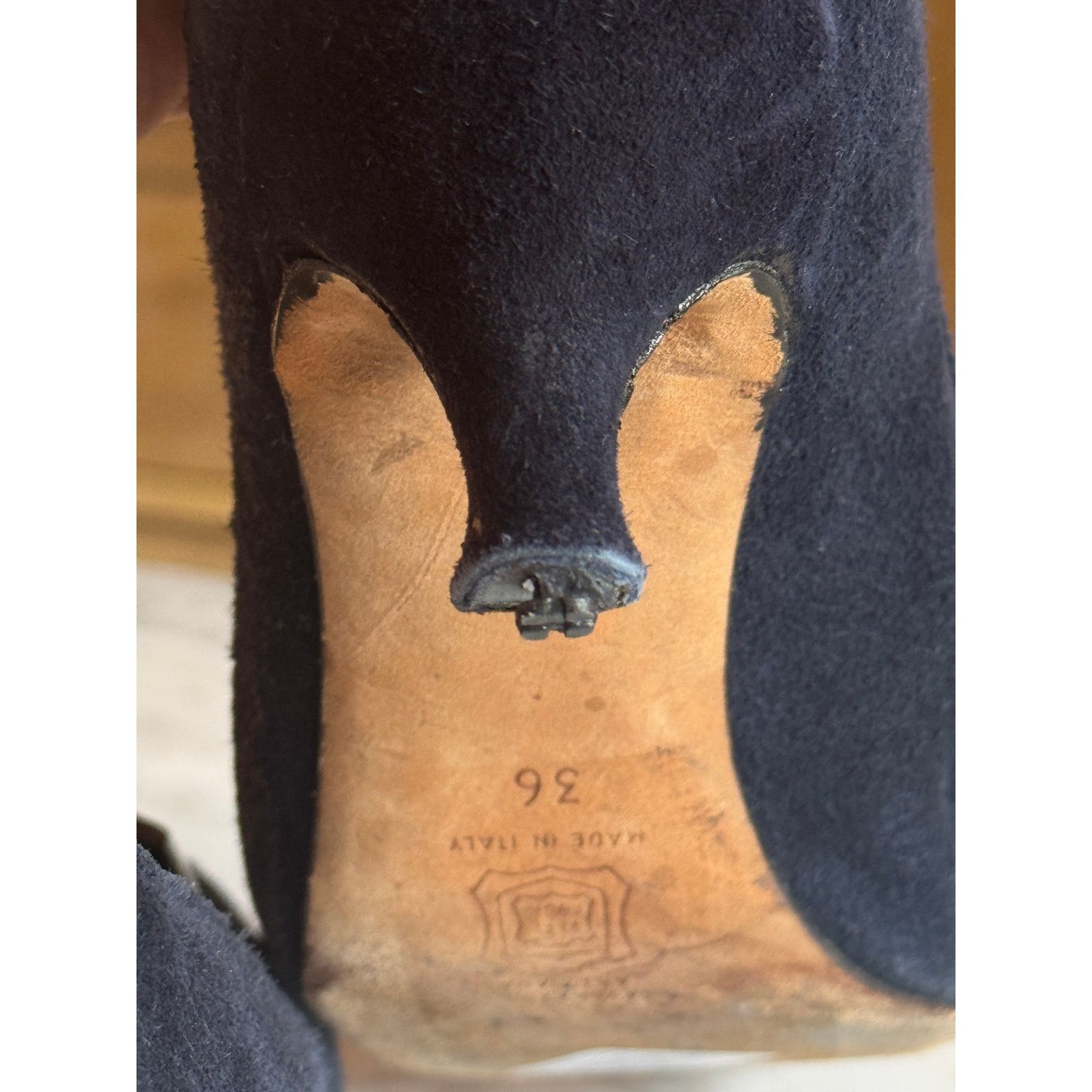 Manolo Blahnik Manolo Blanik Navy Blue Suede Heels with Buckle detail Size US 6 / IT 36 - 6 Thumbnail