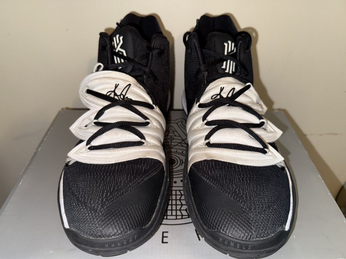 Nike Kyrie V Team Black Magic mid, OG Box, EXC! Minimal Use!